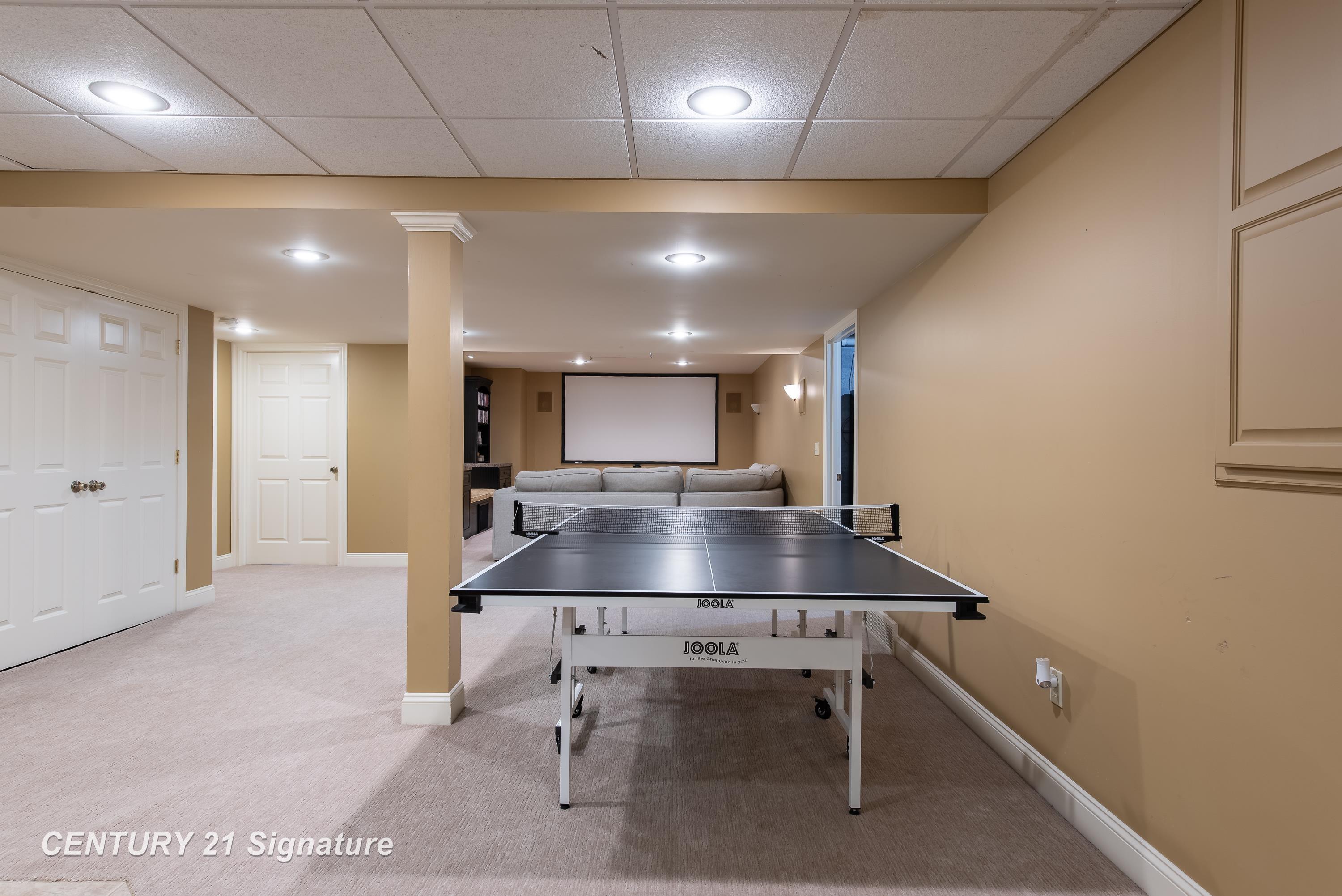 Midland, Michigan, 48642, United States, 5 Bedrooms Bedrooms, ,6 BathroomsBathrooms,Residential,For Sale,1977241