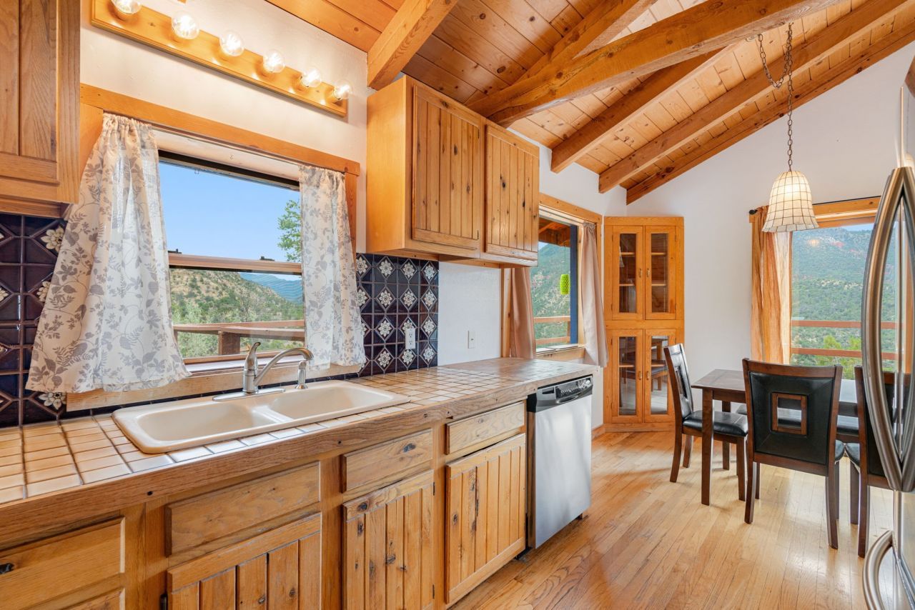 Jemez Springs, New Mexico, 87025, United States, 3 Bedrooms Bedrooms, ,3 BathroomsBathrooms,Residential,For Sale,1912004