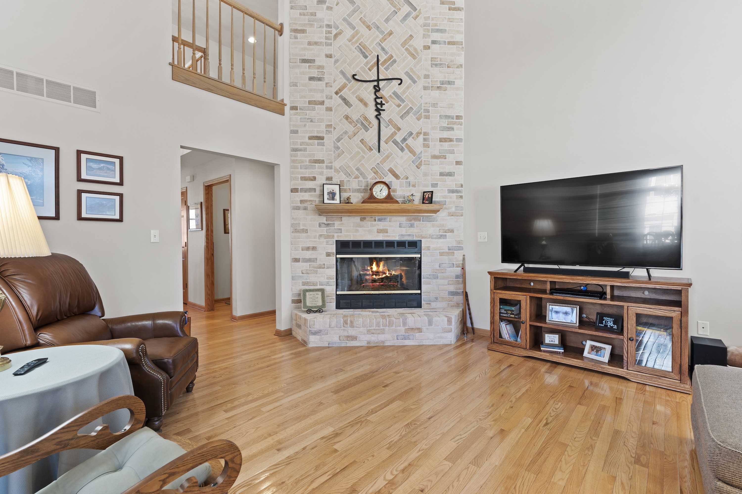  Spacious Side-by-Side Condo in Brookfield - 物件實景