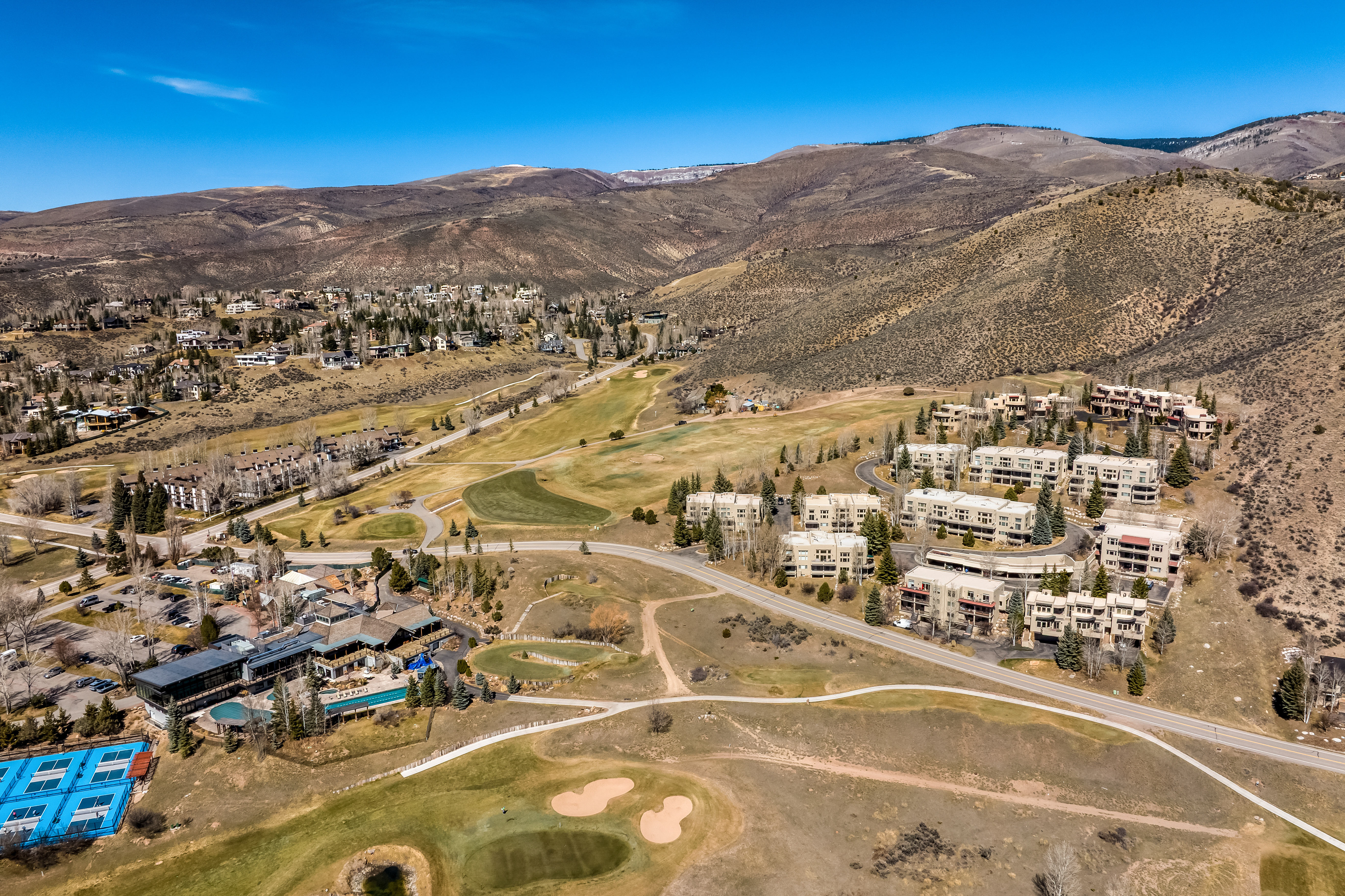  Captures sweeping views of Arrowhead and the surrounding mountain landscape. - 物件實景