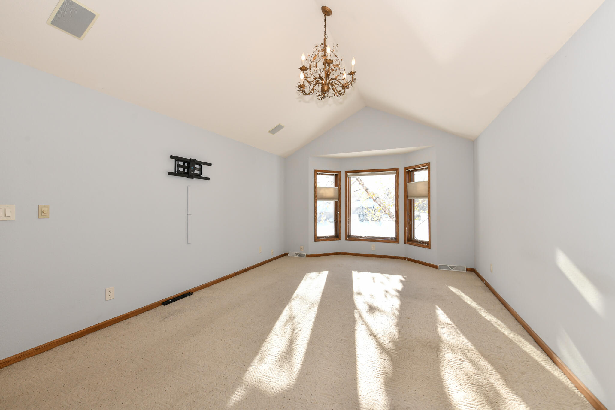 Mount Pleasant, Wisconsin, 53406, United States, 4 Bedrooms Bedrooms, ,3 BathroomsBathrooms,Residential,For Sale,1989473