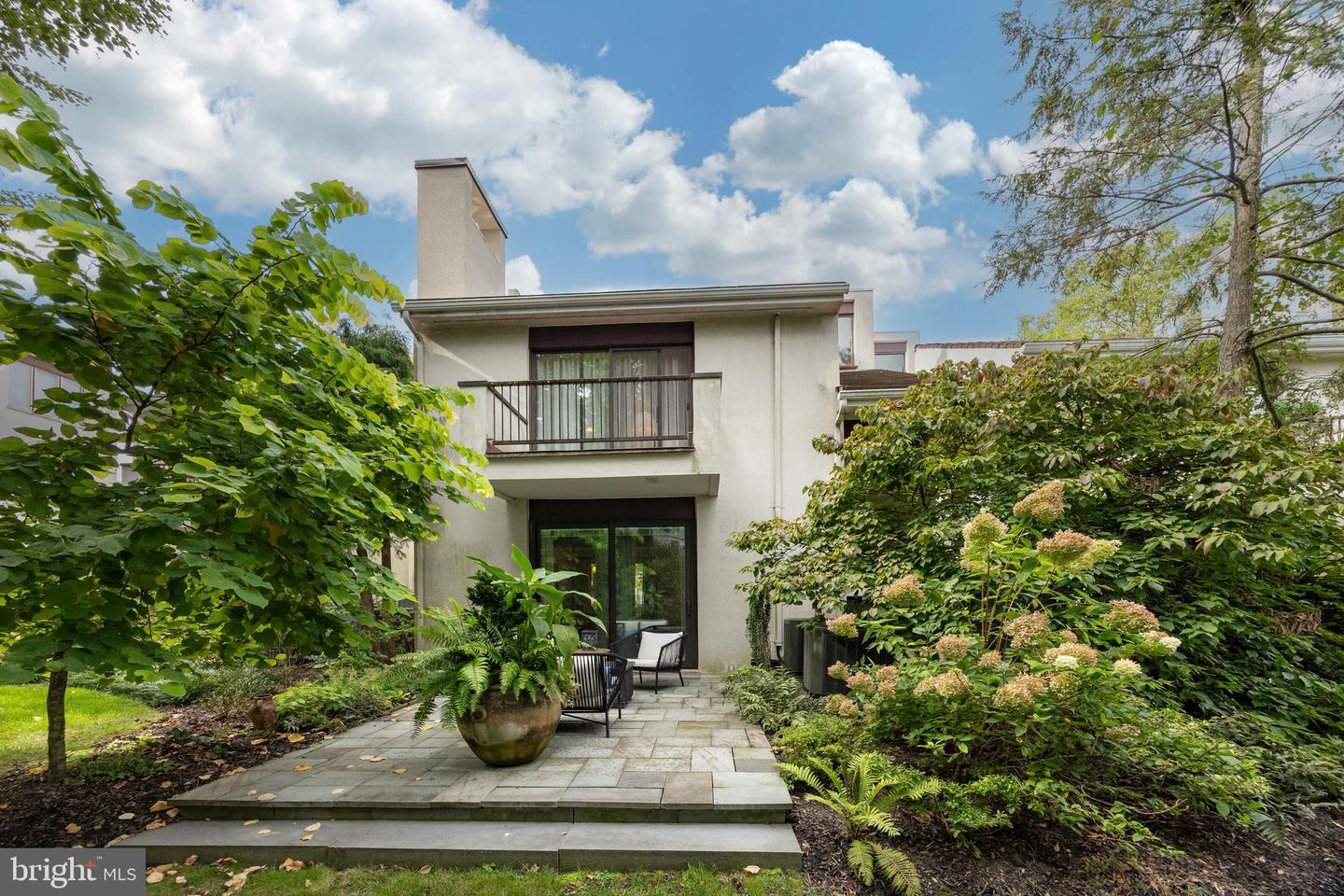 DEVON, Pennsylvania, 19333, United States, 2 Bedrooms Bedrooms, ,3 BathroomsBathrooms,Residential,For Sale,1980248