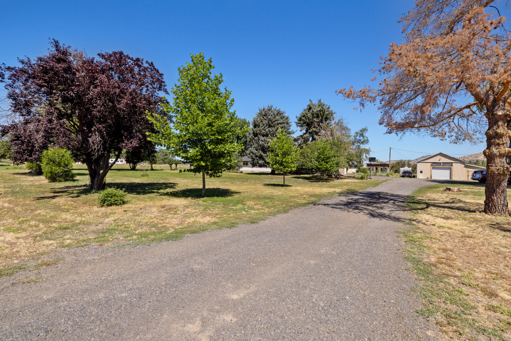 KLAMATH FALLS, Oregon, 97603, United States, 3 Bedrooms Bedrooms, ,2 BathroomsBathrooms,Residential,For Sale,1984285