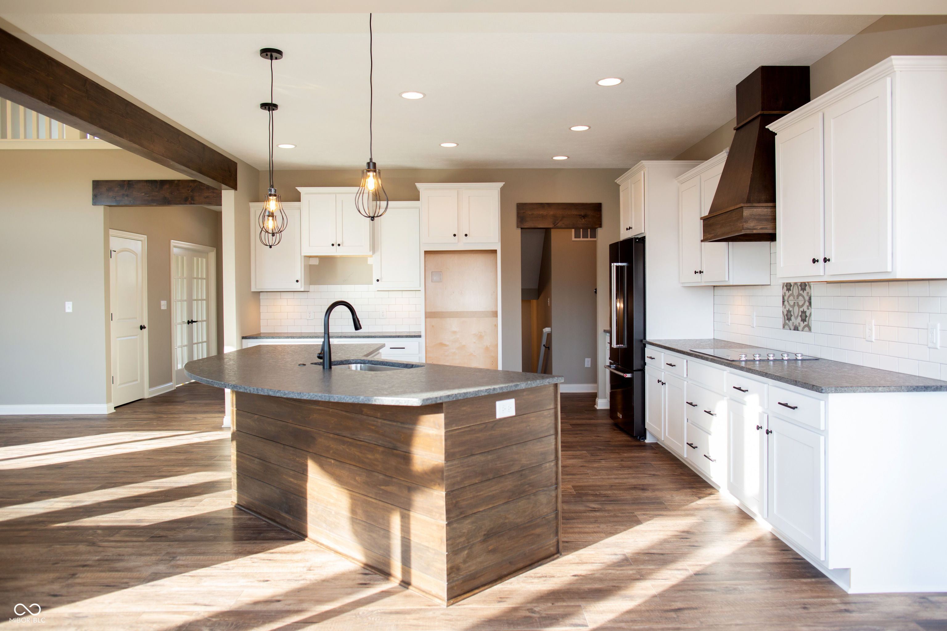 Columbus, Indiana, 47201, United States, 3 Bedrooms Bedrooms, ,3 BathroomsBathrooms,Residential,For Sale,1981830