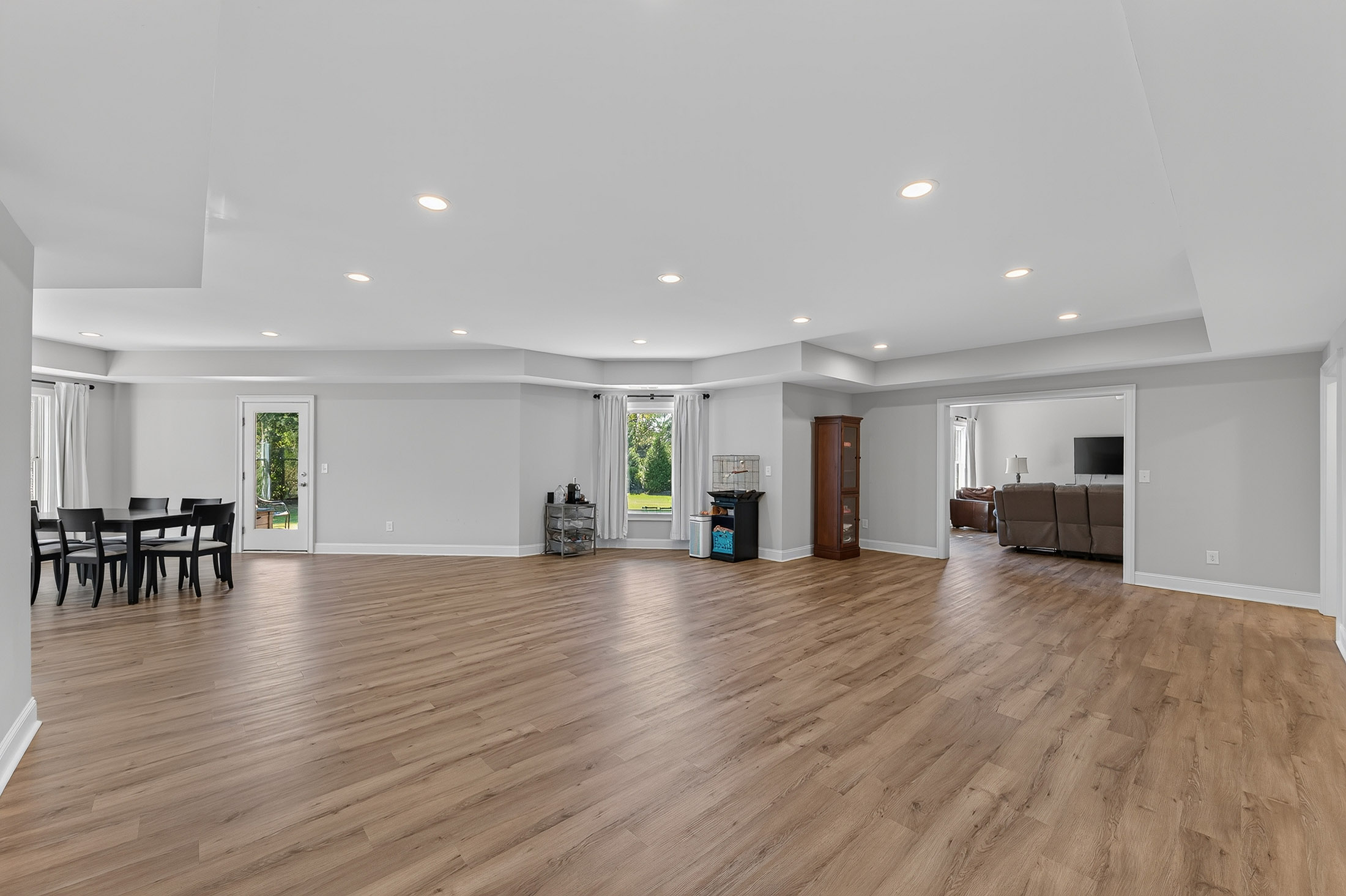  Luxury Living in Kingsley Estates With Finished Terrace Level - 物件實景