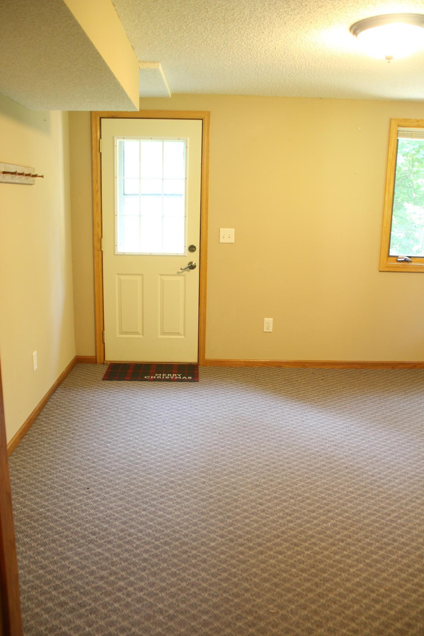 Lakeville, Minnesota, 55044, United States, 3 Bedrooms Bedrooms, ,2 BathroomsBathrooms,Residential,For Sale,1941010