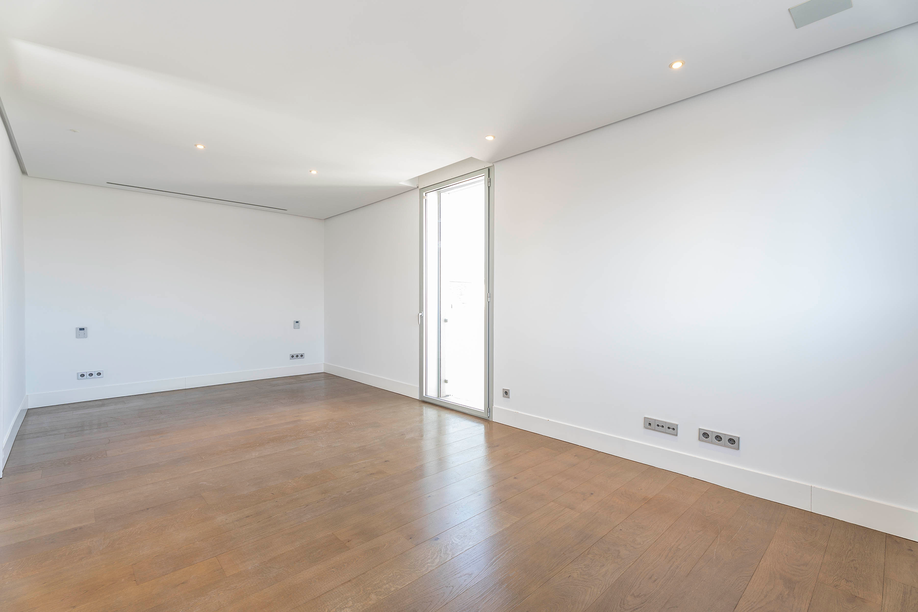  Modern Townhouse in Hortaleza, Madrid with Pool and Garden - 物件實景