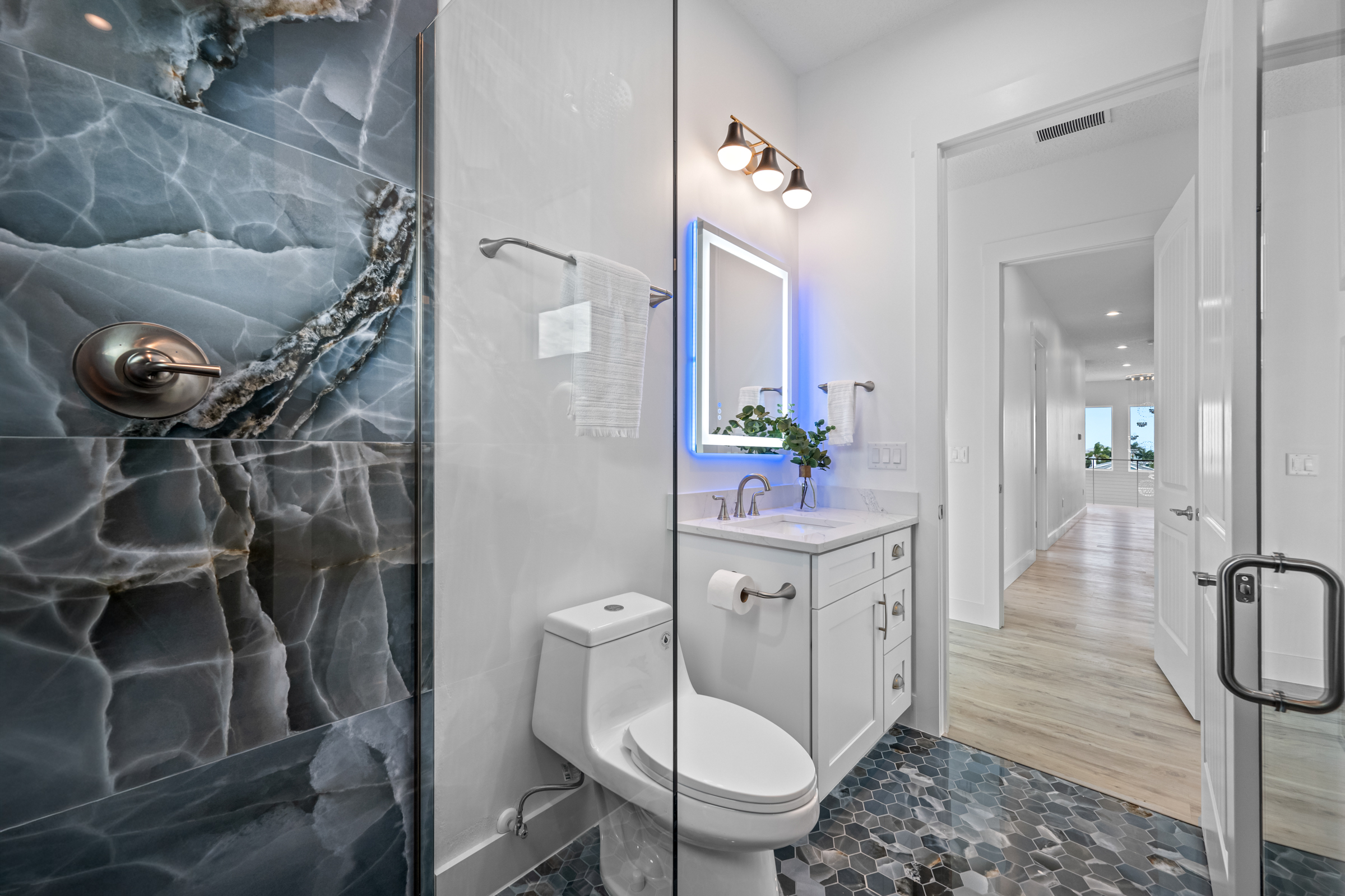 Madeira Beach, Florida, 33708, United States, 6 Bedrooms Bedrooms, ,6 BathroomsBathrooms,Residential,For Sale,1988521