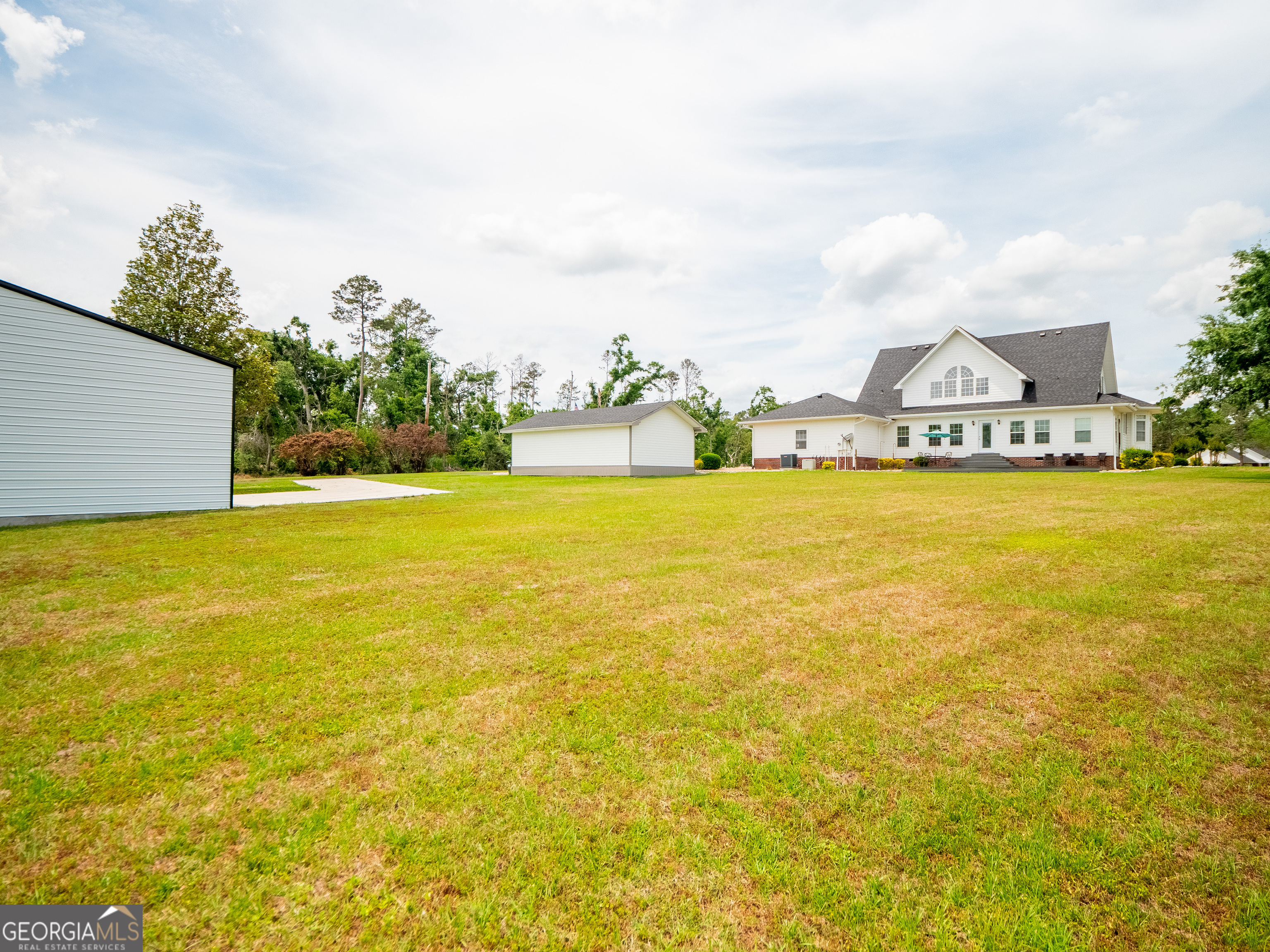 Valdosta, Georgia, 31601, United States, 3 Bedrooms Bedrooms, ,4 BathroomsBathrooms,Residential,For Sale,1836359