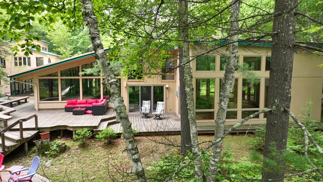 Manitowish Waters, Wisconsin, 54545, United States, 4 Bedrooms Bedrooms, ,3 BathroomsBathrooms,Residential,For Sale,1974750