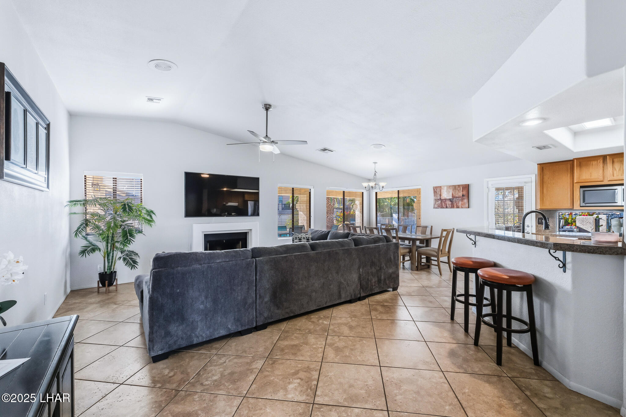 Lake Havasu City, Arizona, 86404, United States, 4 Bedrooms Bedrooms, ,2 BathroomsBathrooms,Residential,For Sale,2002177