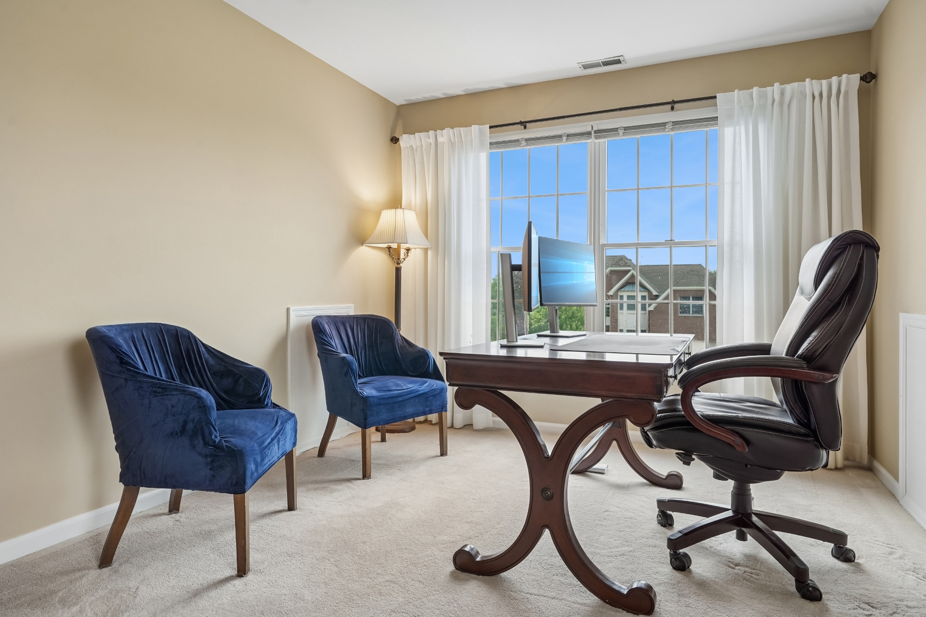  ?Staats Farm? Colonial Blends Classic Charm with Modern Updates - 物件實景