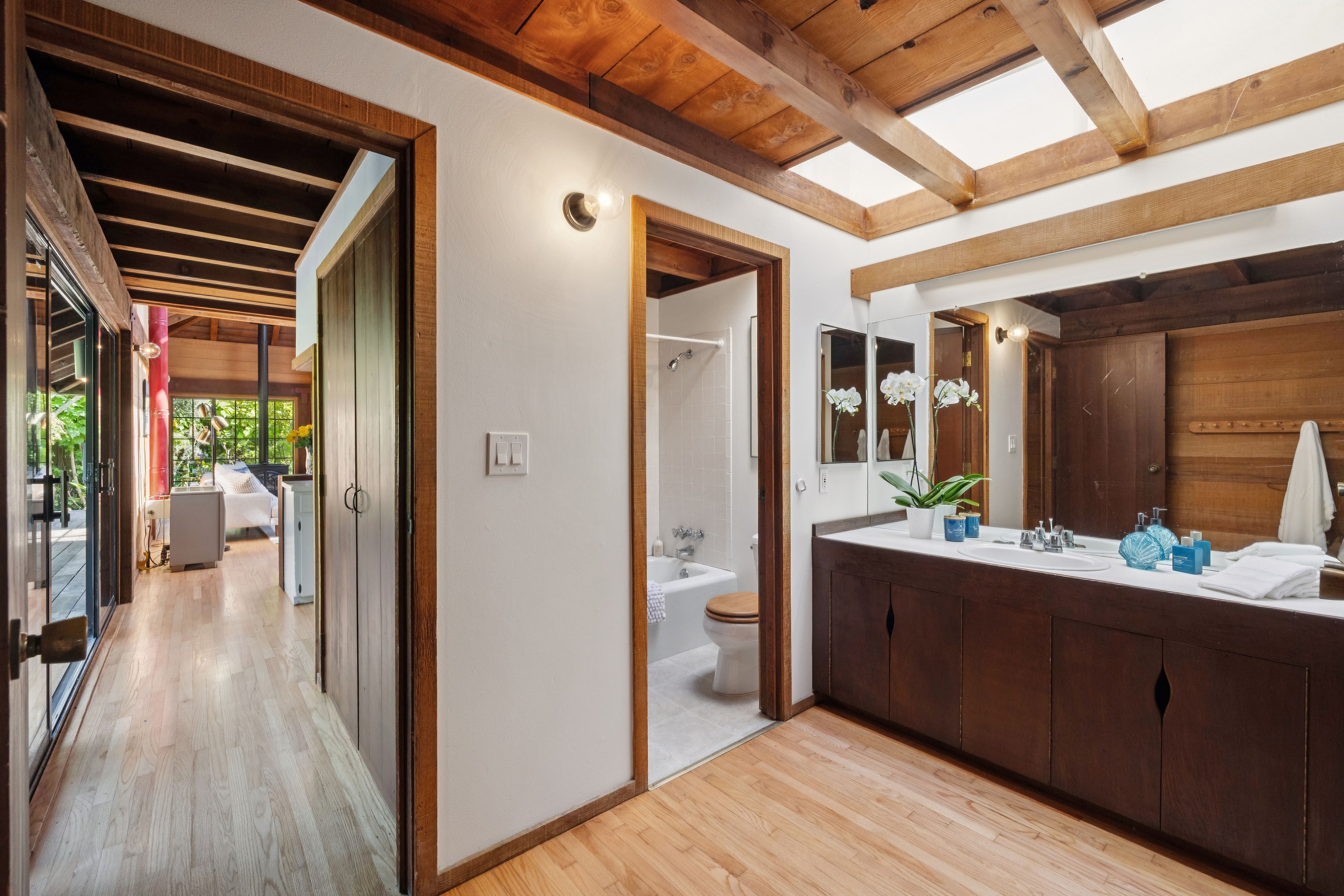  Redwood, Glass, and Companion Spaces - 物件實景