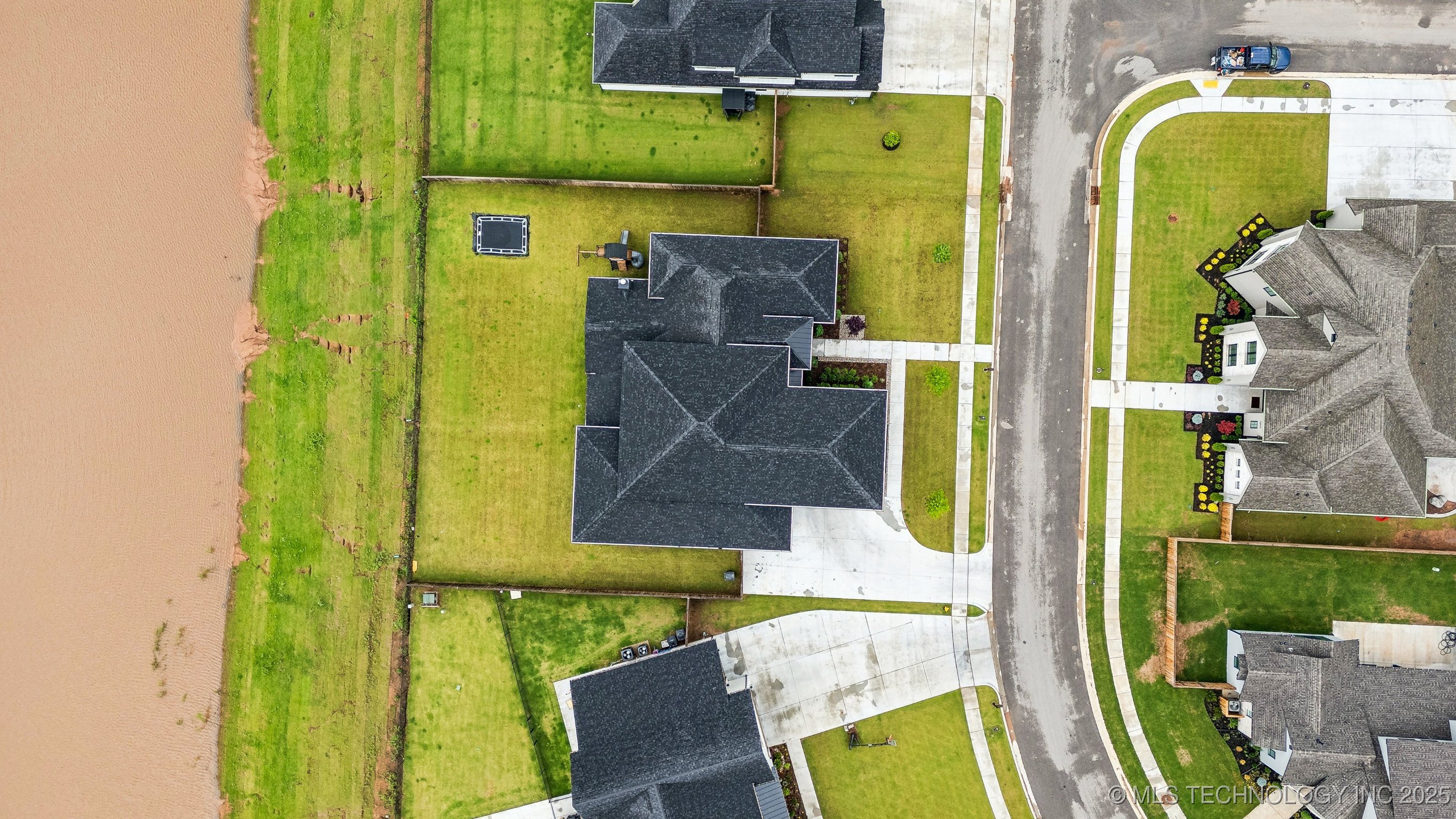 Bixby, Oklahoma, 74008, United States, 5 Bedrooms Bedrooms, ,5 BathroomsBathrooms,Residential,For Sale,1838867