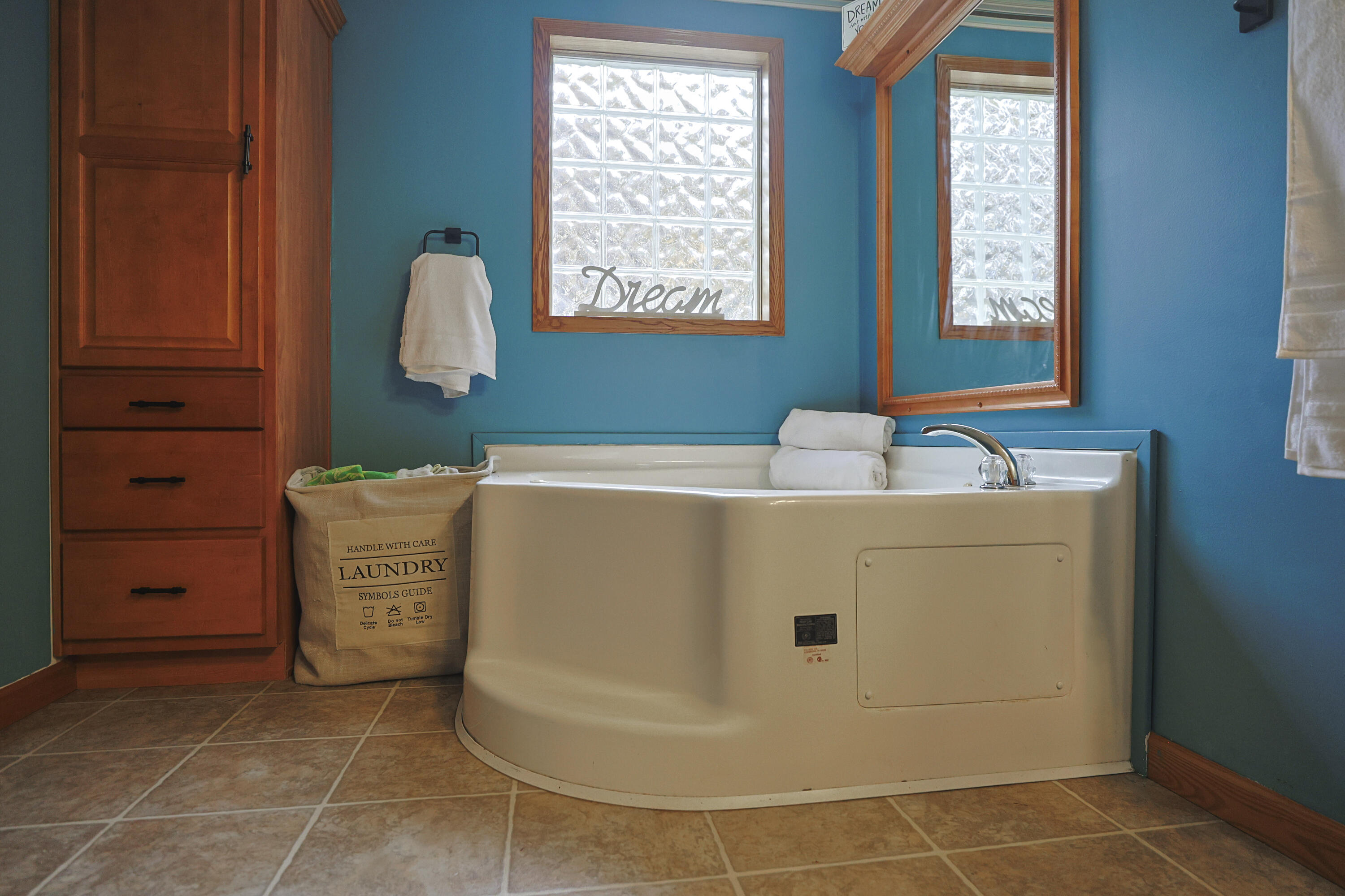 Cassopolis, Michigan, 49031, United States, 3 Bedrooms Bedrooms, ,2 BathroomsBathrooms,Residential,For Sale,1987063