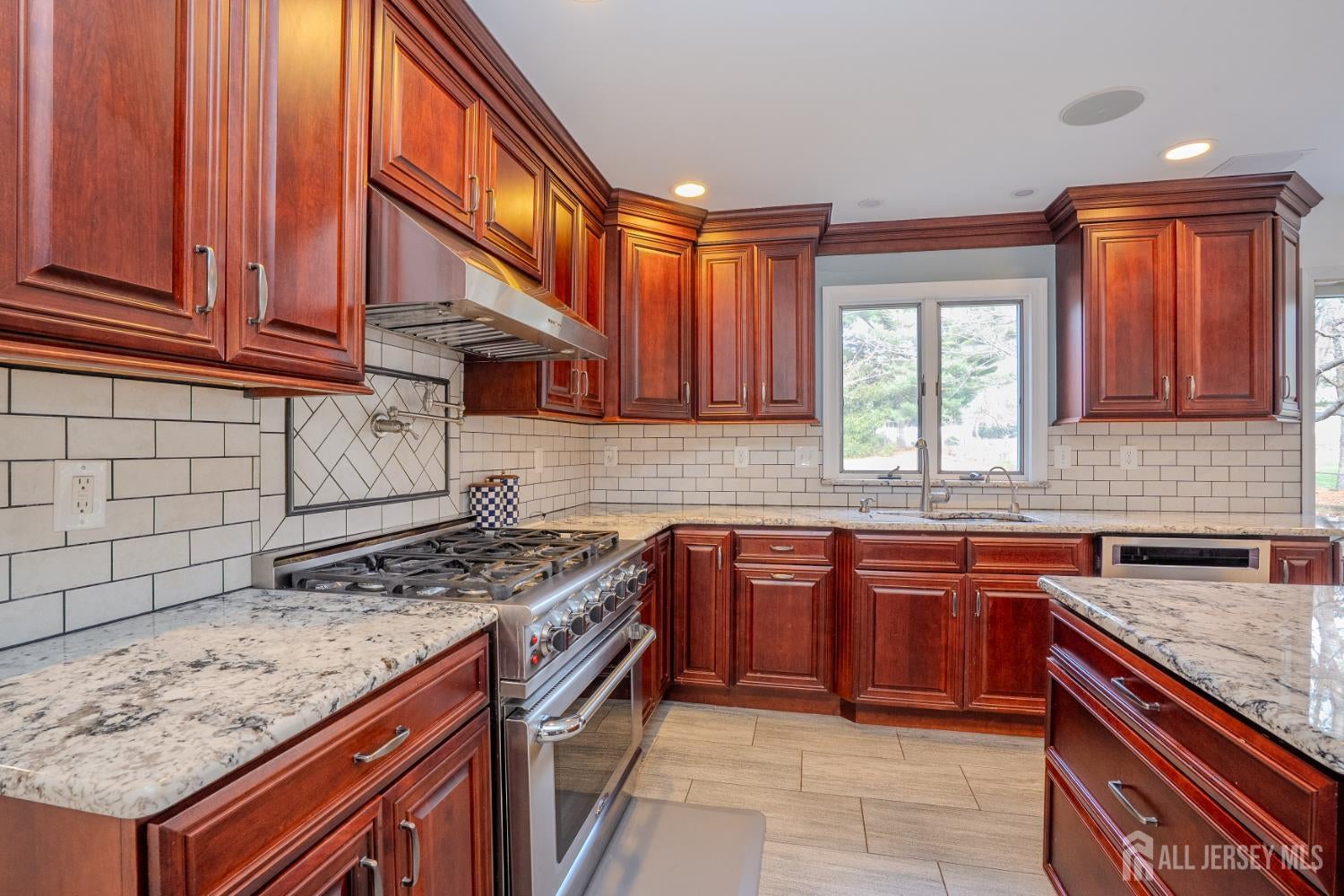 North Brunswick, New Jersey, 08902, United States, 5 Bedrooms Bedrooms, ,3 BathroomsBathrooms,Residential,For Sale,2002843