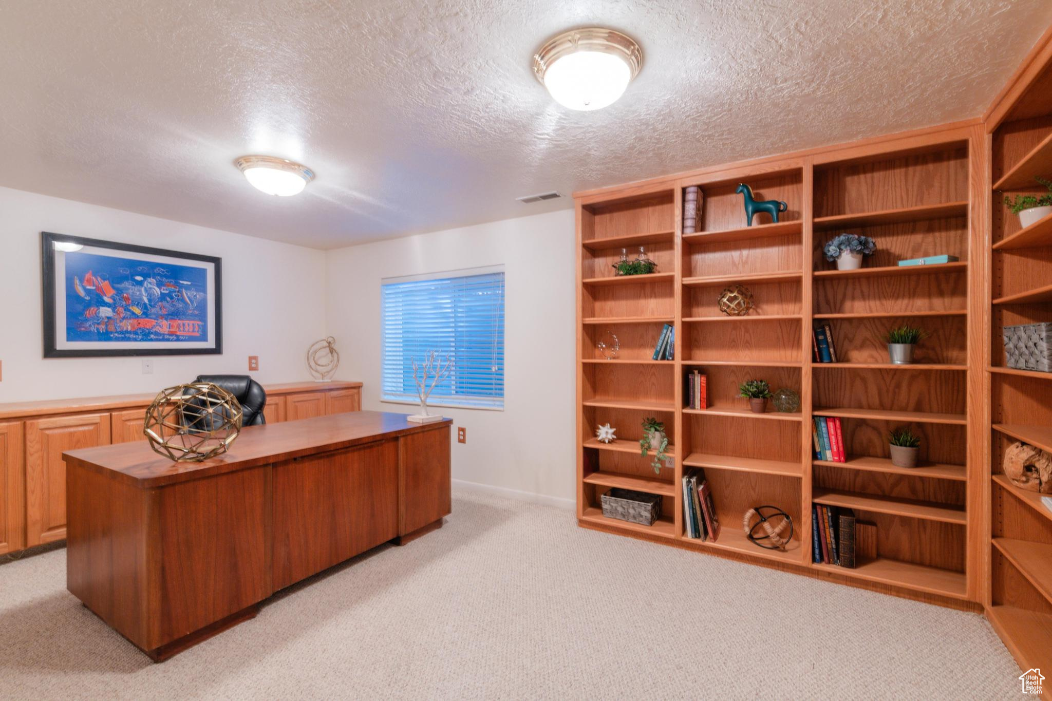 Orem, Utah, 84057, United States, 5 Bedrooms Bedrooms, ,2 BathroomsBathrooms,Residential,For Sale,1960499