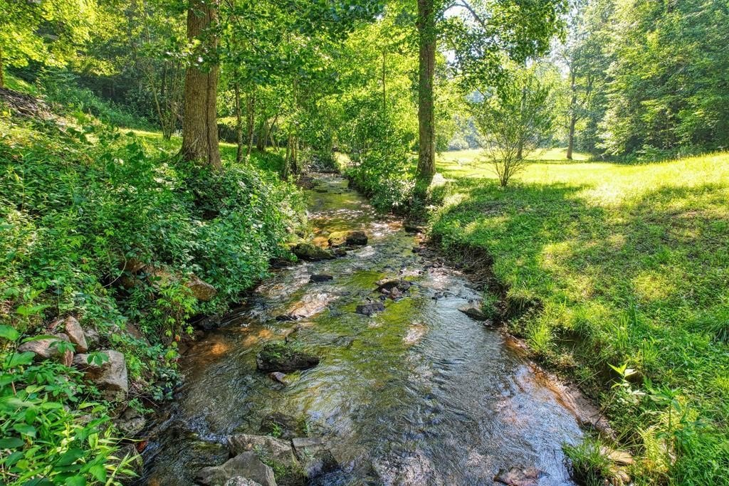 Hiawassee, Georgia, 30546, United States, 3 Bedrooms Bedrooms, ,5 BathroomsBathrooms,Residential,For Sale,1792070