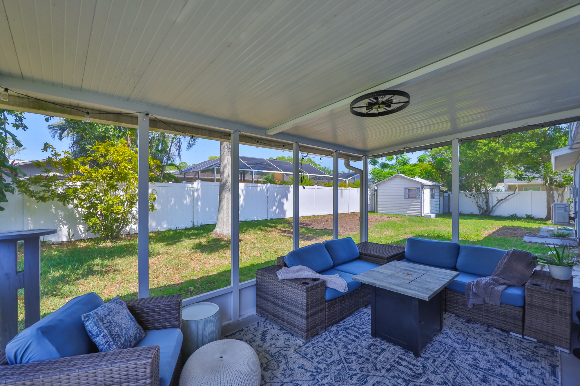 Seminole, Florida, 33772, United States, 3 Bedrooms Bedrooms, ,2 BathroomsBathrooms,Residential,For Sale,1978971