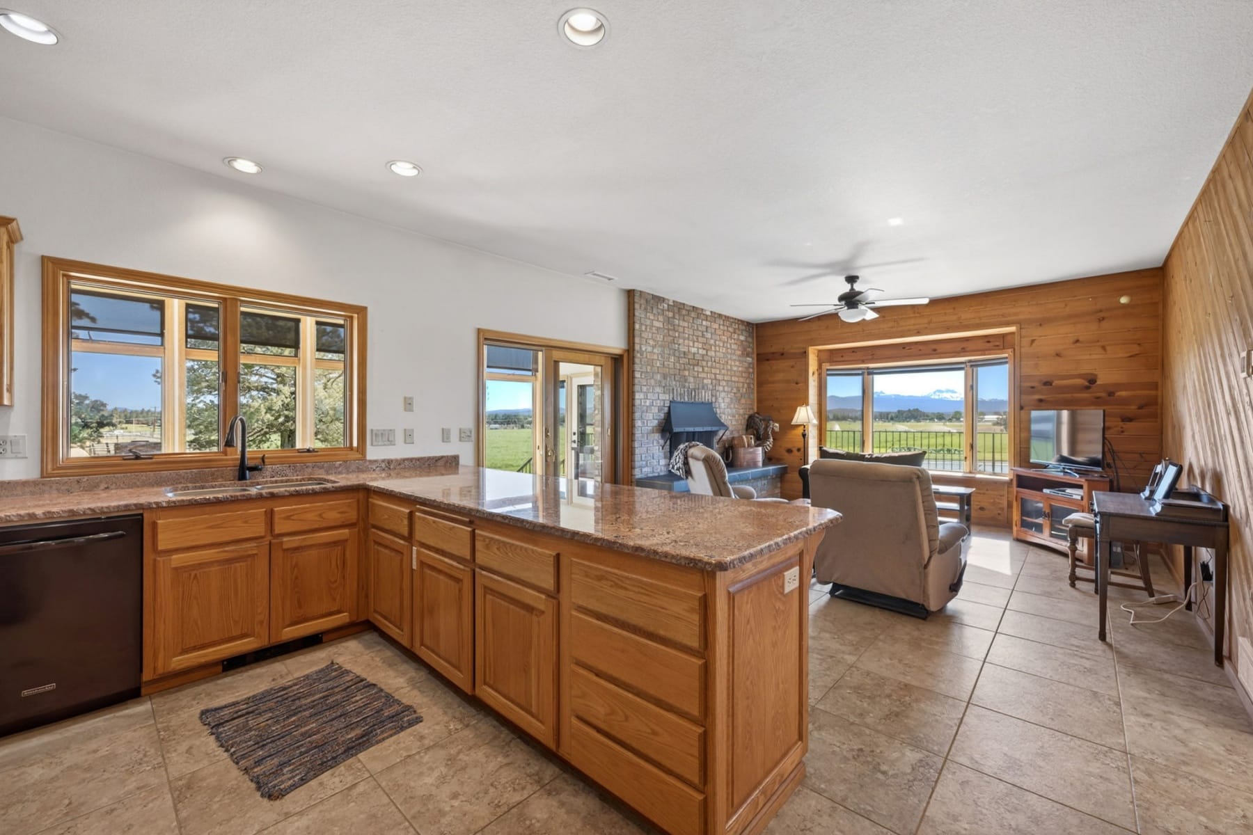  65055 Old Bend Redmond Highway Bend, OR 97703 - 物件實景