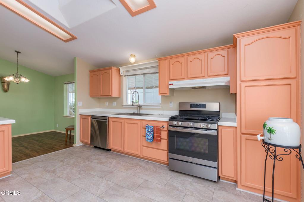 Ventura, California, 93001, United States, 3 Bedrooms Bedrooms, ,1 BathroomBathrooms,Residential,For Sale,1974198