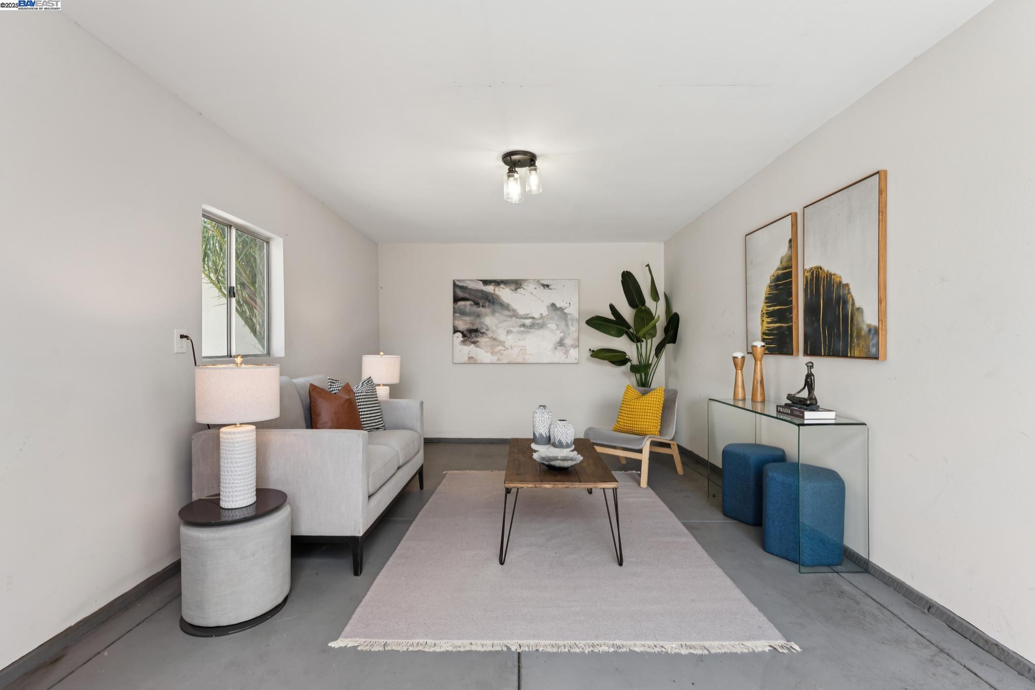 Oakland, California, 94605, United States, 2 Bedrooms Bedrooms, ,1 BathroomBathrooms,Residential,For Sale,1901518