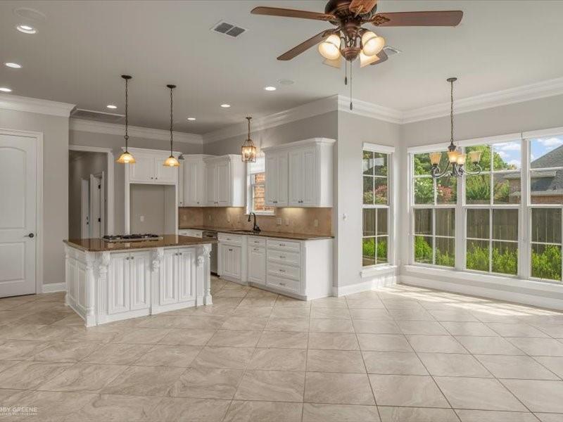 Shreveport, Louisiana, 71115, United States, 4 Bedrooms Bedrooms, ,4 BathroomsBathrooms,Residential,For Sale,1883675