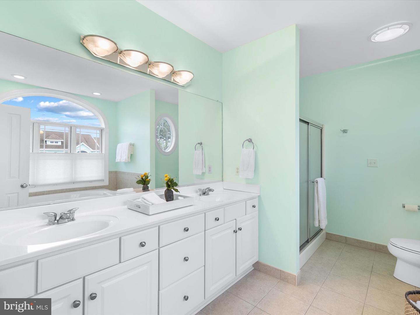 Bethany Beach, Delaware, 19930, United States, 5 Bedrooms Bedrooms, ,4 BathroomsBathrooms,Residential,For Sale,1826510