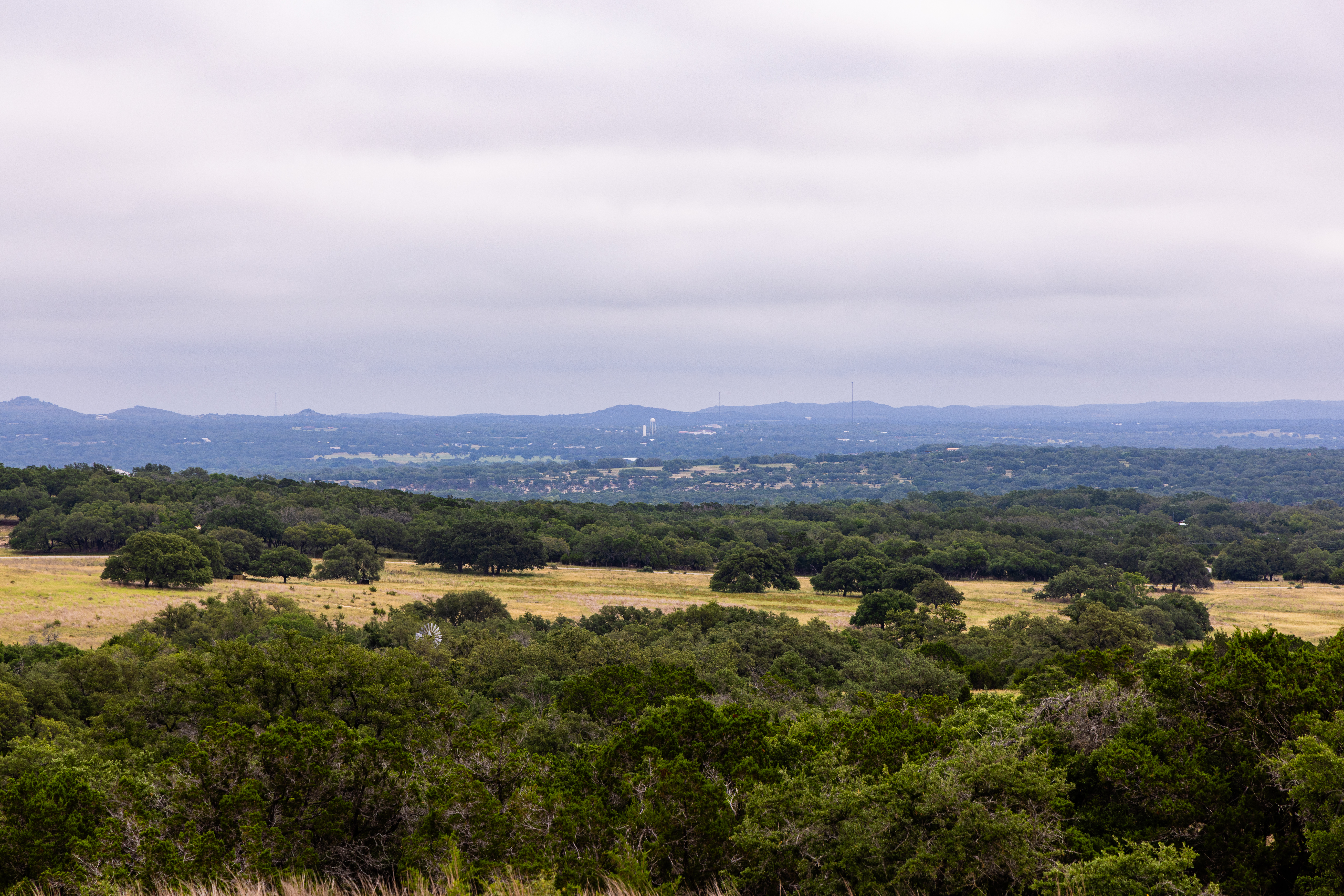  Expansive 10-Acre Lot - 物件實景