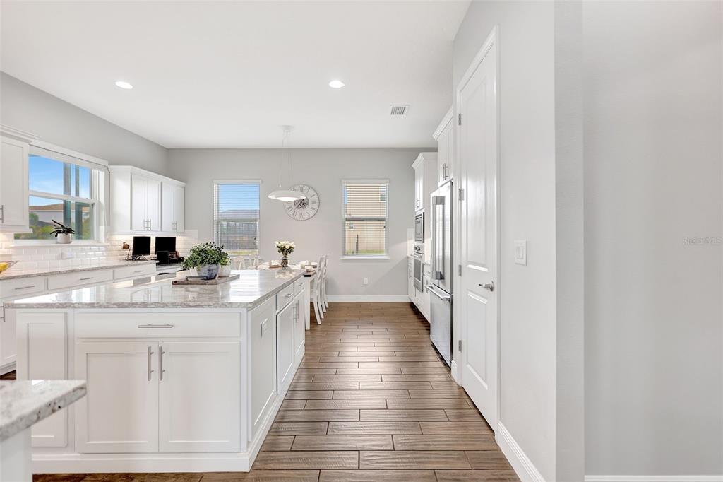 Bradenton, Florida, 34212, United States, 5 Bedrooms Bedrooms, ,5 BathroomsBathrooms,Residential,For Sale,1917227