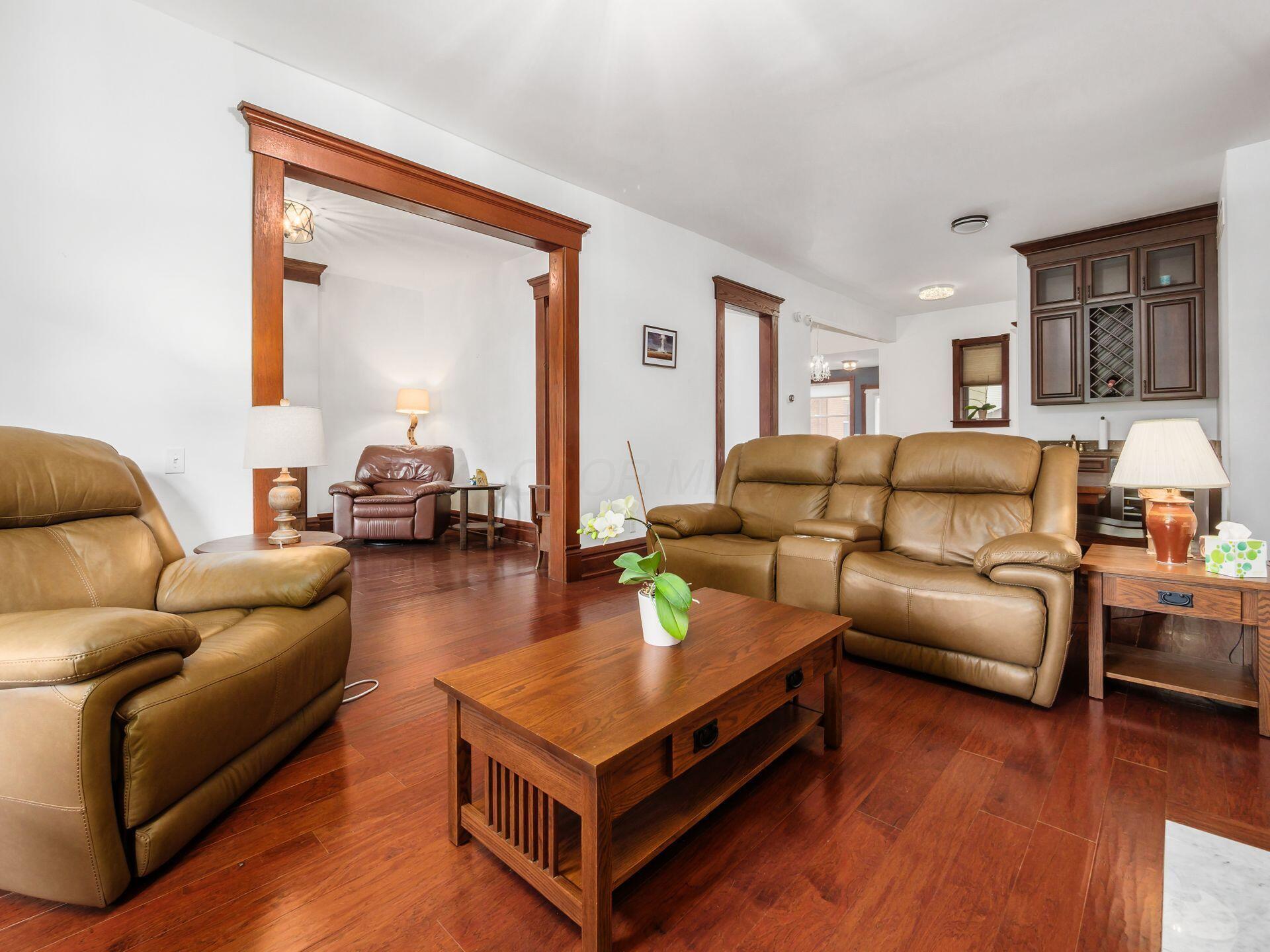 Columbus, Ohio, 43201, United States, 3 Bedrooms Bedrooms, ,4 BathroomsBathrooms,Residential,For Sale,1858166