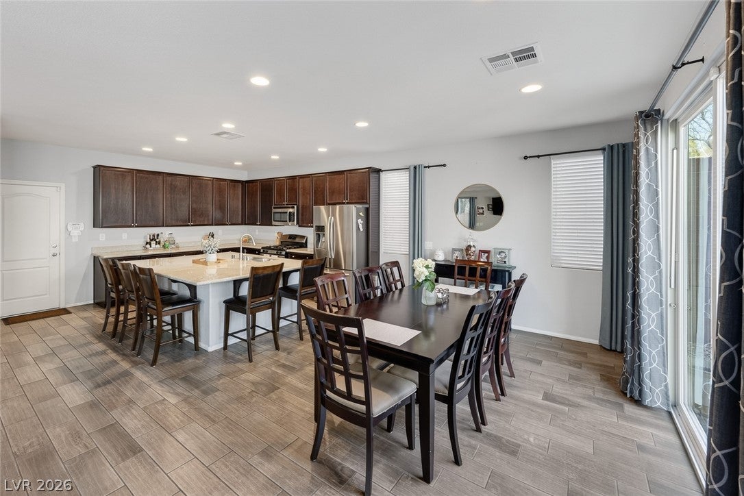Las Vegas, Nevada, 89129, United States, 4 Bedrooms Bedrooms, ,3 BathroomsBathrooms,Residential,For Sale,2023651
