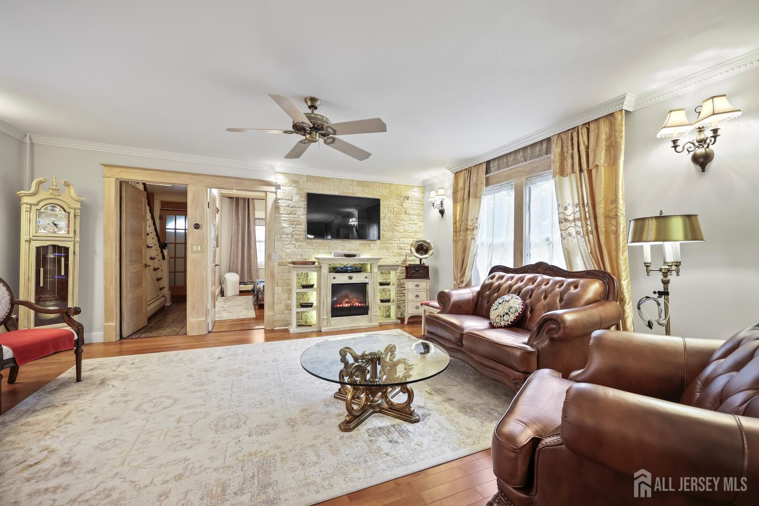 South Amboy, New Jersey, 08879, United States, 4 Bedrooms Bedrooms, ,3 BathroomsBathrooms,Residential,For Sale,1829503