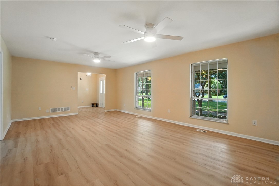 Kettering, Ohio, 45440, United States, 6 Bedrooms Bedrooms, ,3 BathroomsBathrooms,Residential,For Sale,1913800