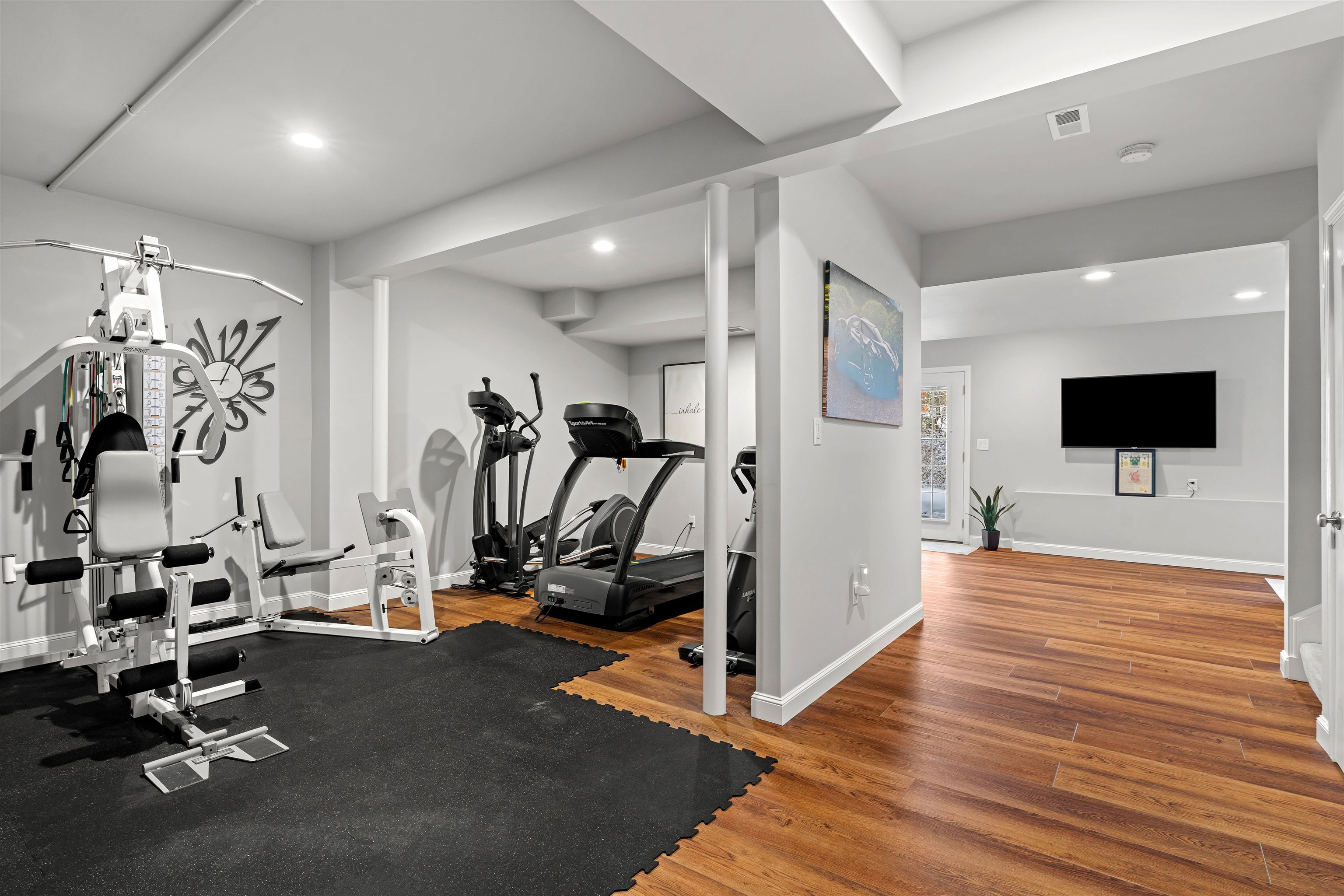 Manchester, New Hampshire, 03102, United States, 3 Bedrooms Bedrooms, ,3 BathroomsBathrooms,Residential,For Sale,2003193