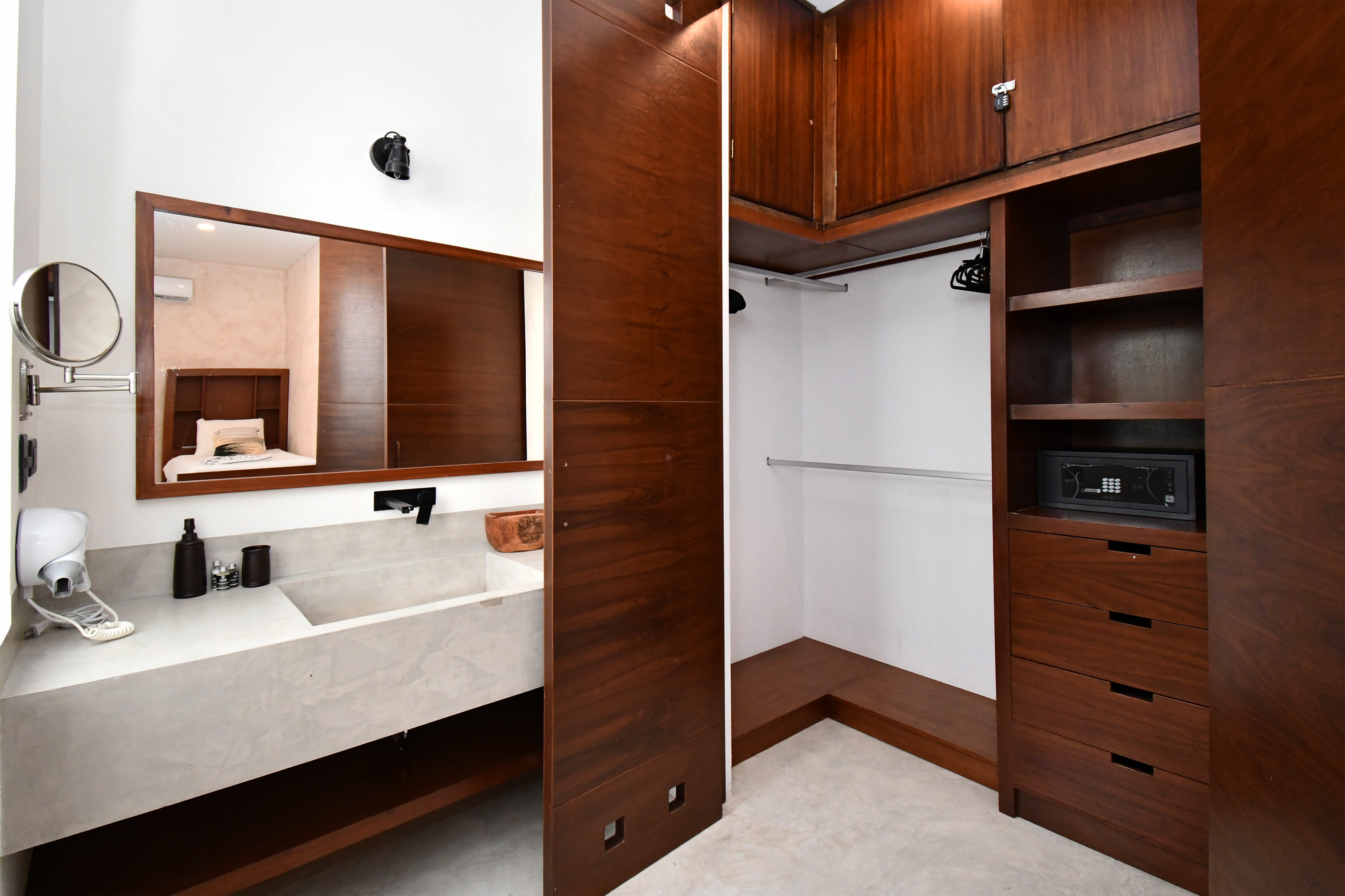  Casa Piedra  3-Bedroom Townhouse – One Lock-Off - 物件實景