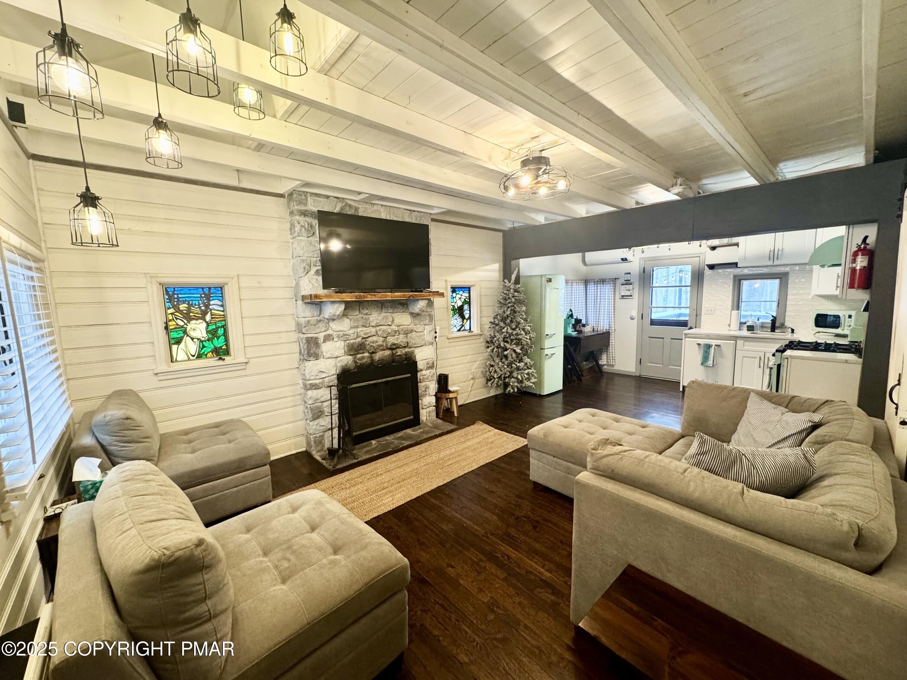 Lake Harmony, Pennsylvania, 18624, United States, 3 Bedrooms Bedrooms, ,2 BathroomsBathrooms,Residential,For Sale,2006106