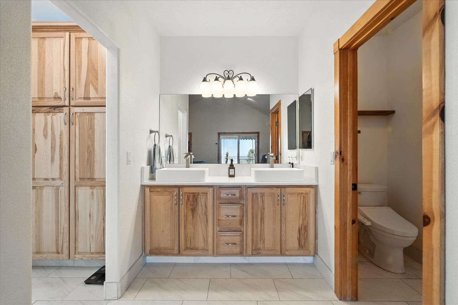 Coarsegold, California, 93614, United States, 4 Bedrooms Bedrooms, ,3 BathroomsBathrooms,Residential,For Sale,1923436