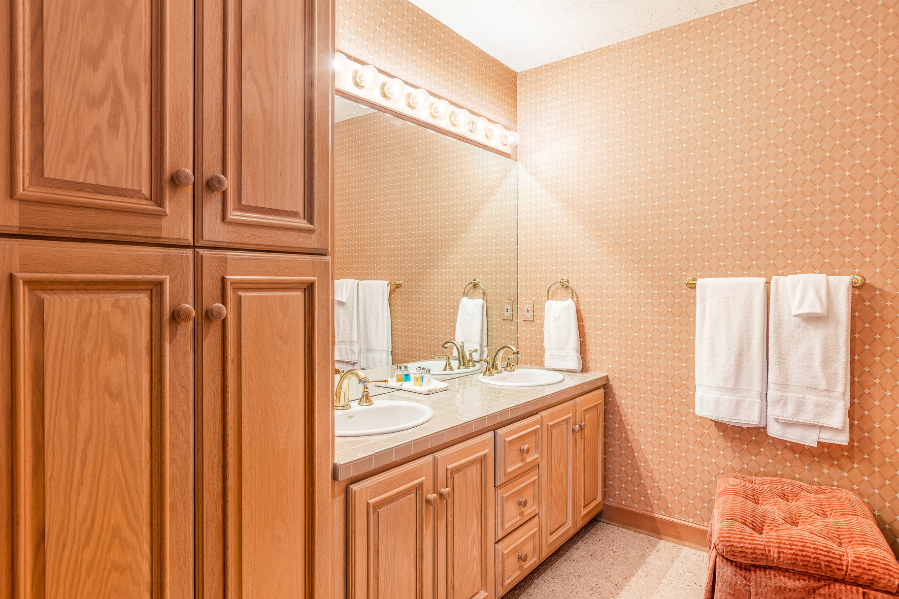  Rare End Unit in Stag Lodge with Unmatched Views & Ski Access - 物件實景