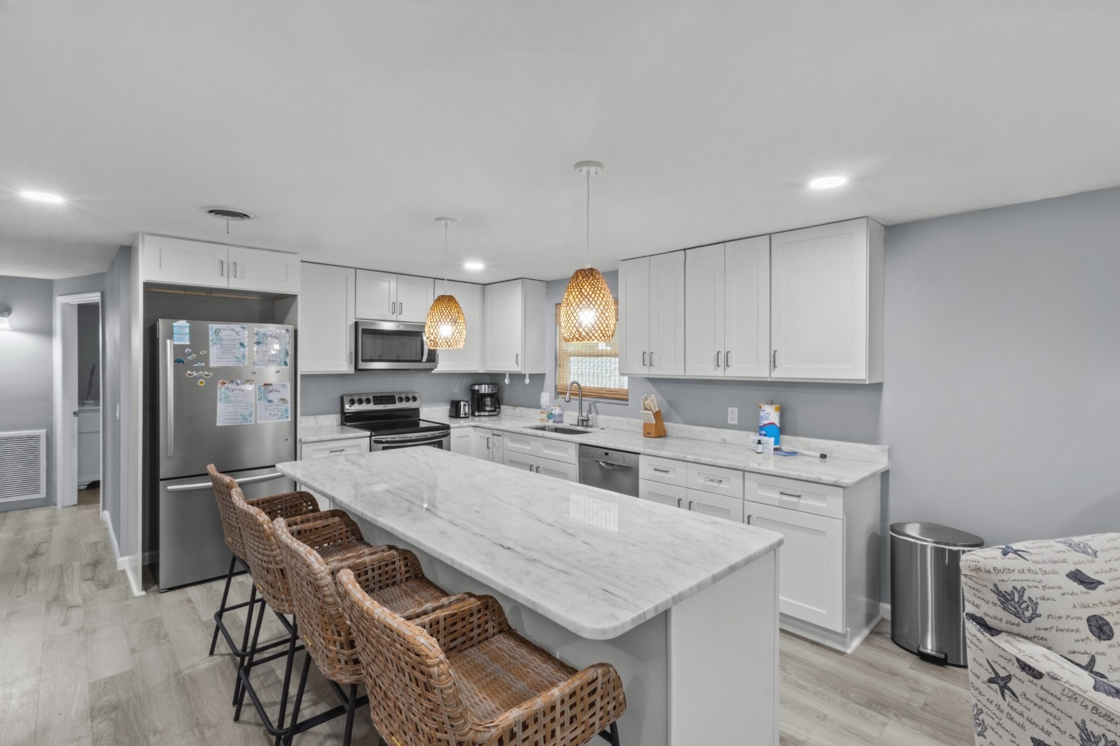 Longboat Key, Florida, 34228, United States, 4 Bedrooms Bedrooms, ,2 BathroomsBathrooms,Residential,For Sale,2017303