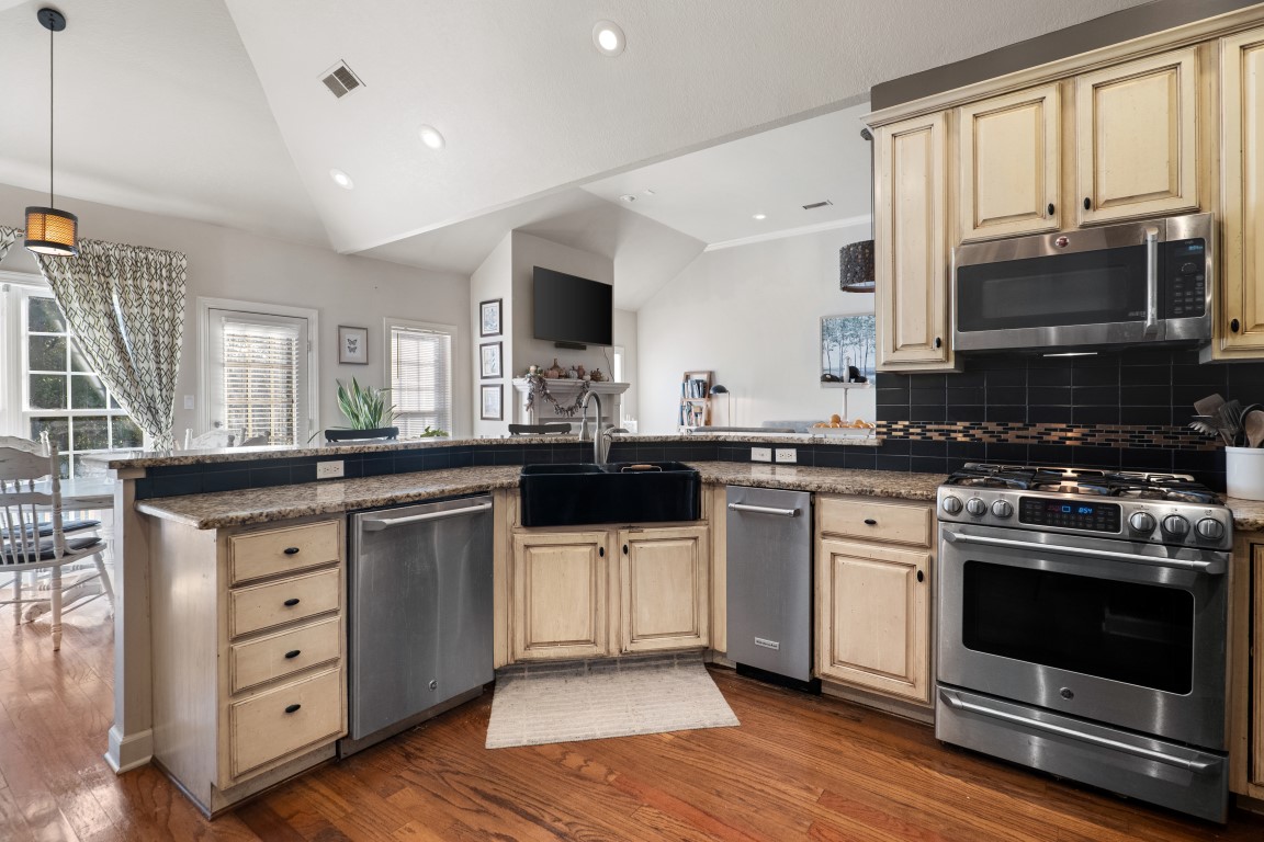 Jonesboro, Arkansas, 72404, United States, 4 Bedrooms Bedrooms, ,3 BathroomsBathrooms,Residential,For Sale,1989534