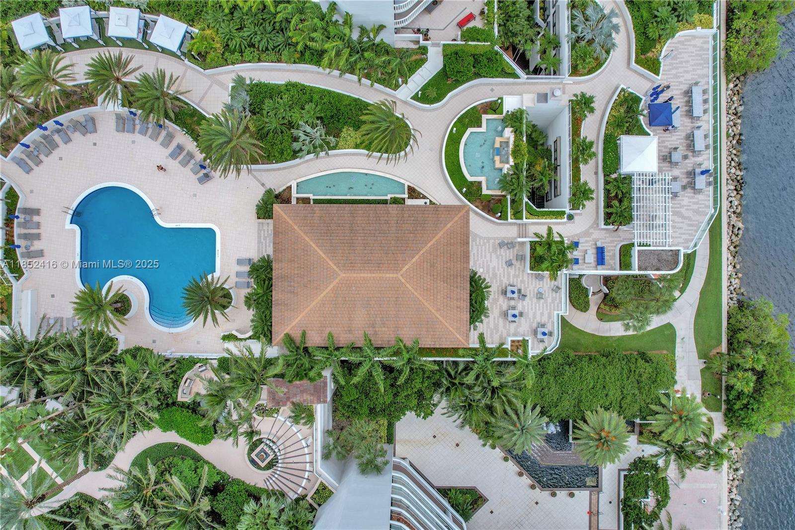 Aventura, Florida, 33160, United States, 2 Bedrooms Bedrooms, ,2 BathroomsBathrooms,Residential,For Sale,1908506