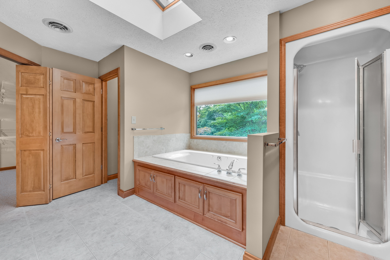 Terre Haute, Indiana, 47802, United States, 4 Bedrooms Bedrooms, ,3 BathroomsBathrooms,Residential,For Sale,1931381