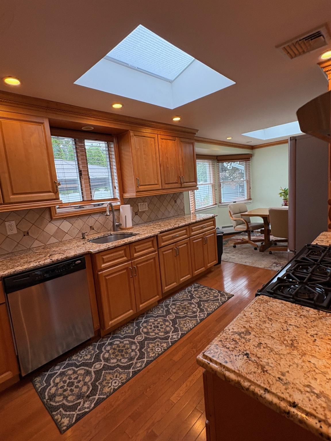 Hauppauge, New York, 11788, United States, 4 Bedrooms Bedrooms, ,3 BathroomsBathrooms,Residential,For Sale,1924109