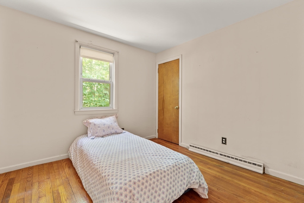 Easton, Massachusetts, 02356, United States, 3 Bedrooms Bedrooms, ,1 BathroomBathrooms,Residential,For Sale,1895599