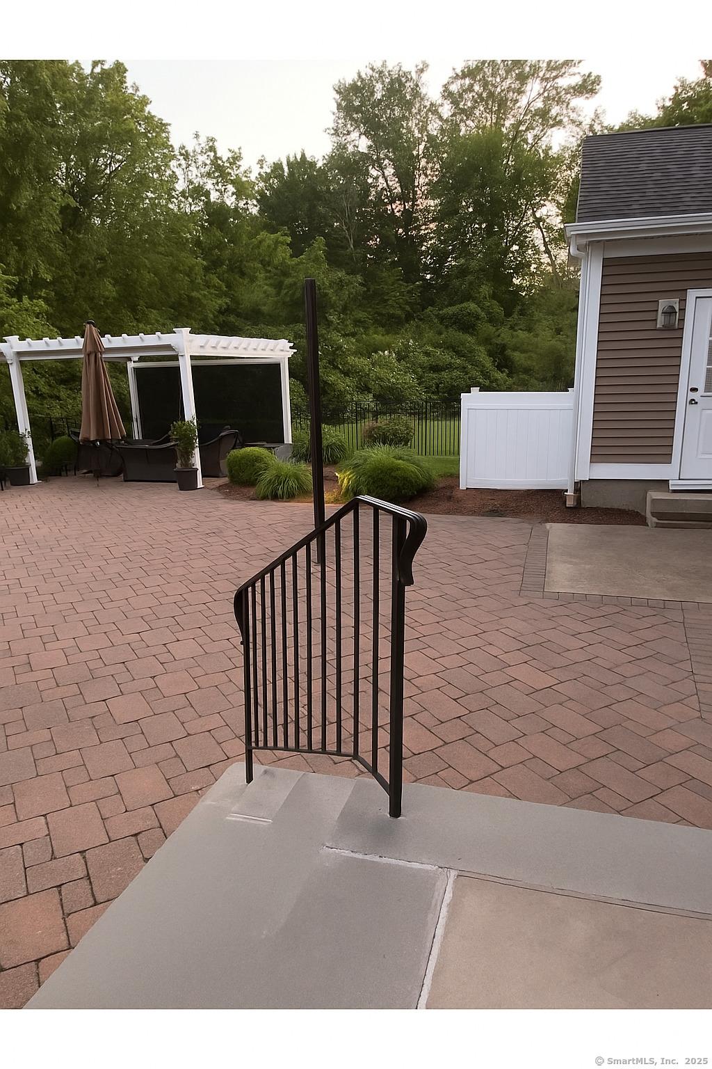 Farmington, Connecticut, 06032, United States, 4 Bedrooms Bedrooms, ,5 BathroomsBathrooms,Residential,For Sale,1979114