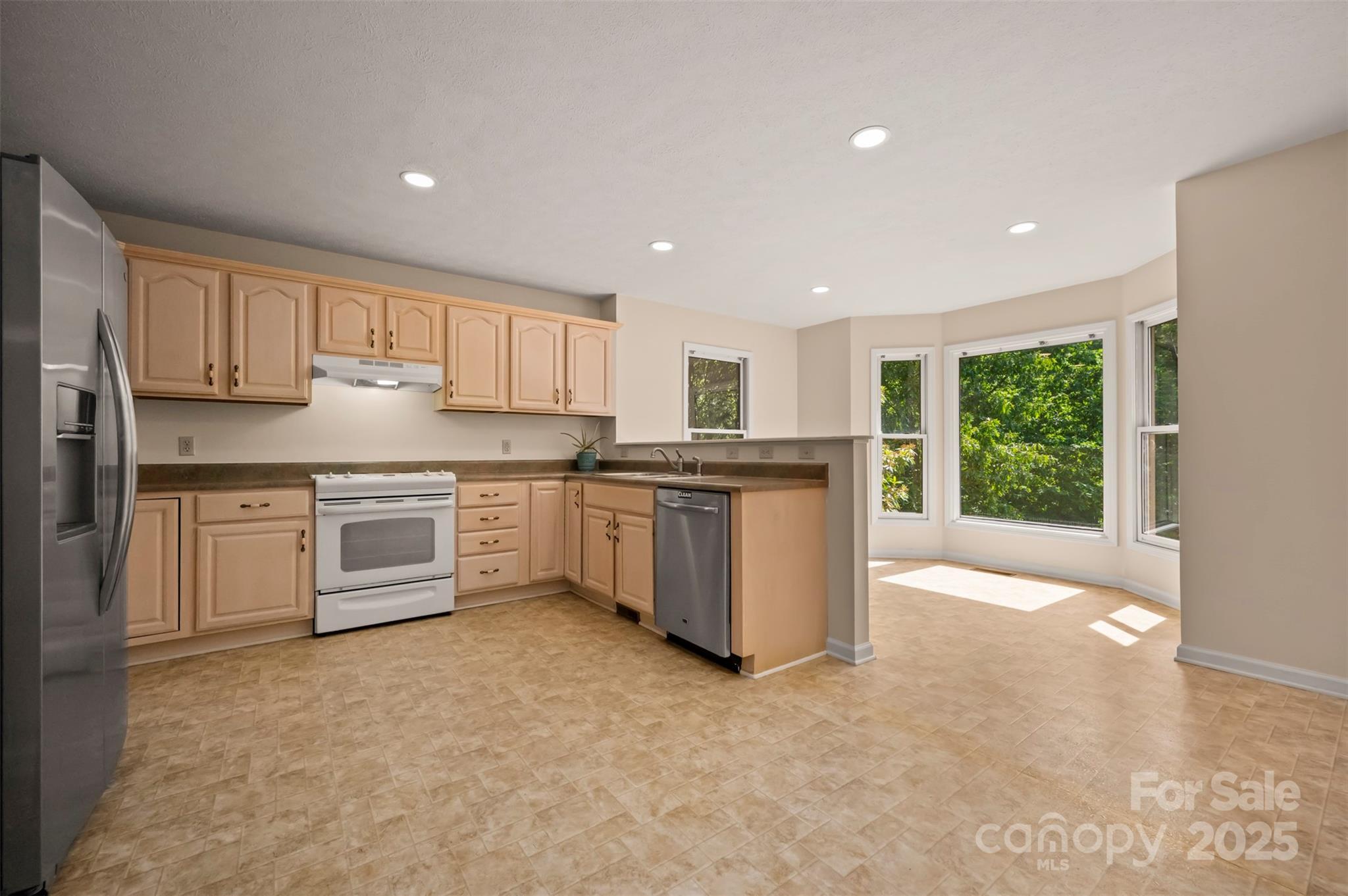 Zirconia, North Carolina, 28790, United States, 3 Bedrooms Bedrooms, ,2 BathroomsBathrooms,Residential,For Sale,1827884