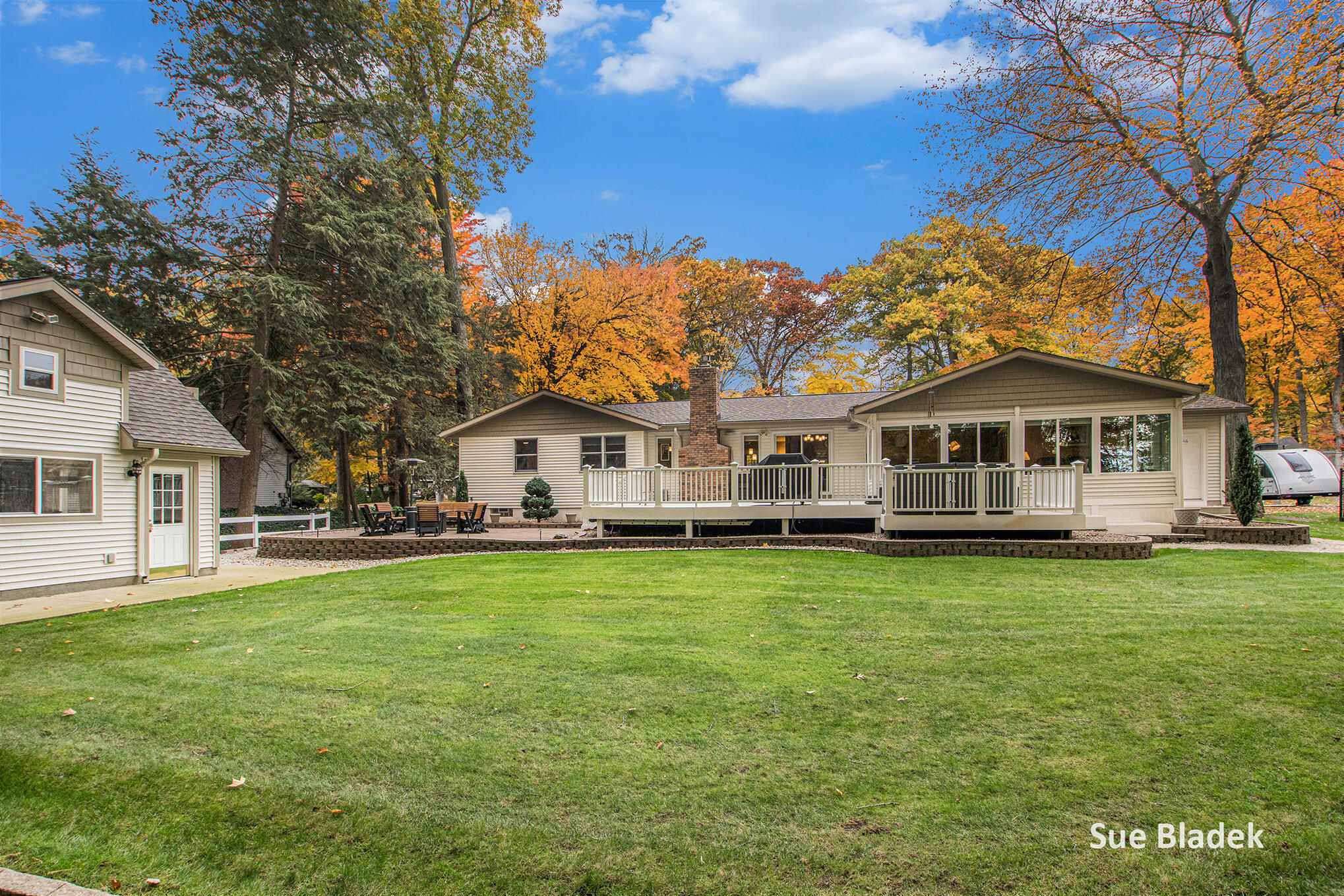 Holland, Michigan, 49424, United States, 3 Bedrooms Bedrooms, ,3 BathroomsBathrooms,Residential,For Sale,1989003