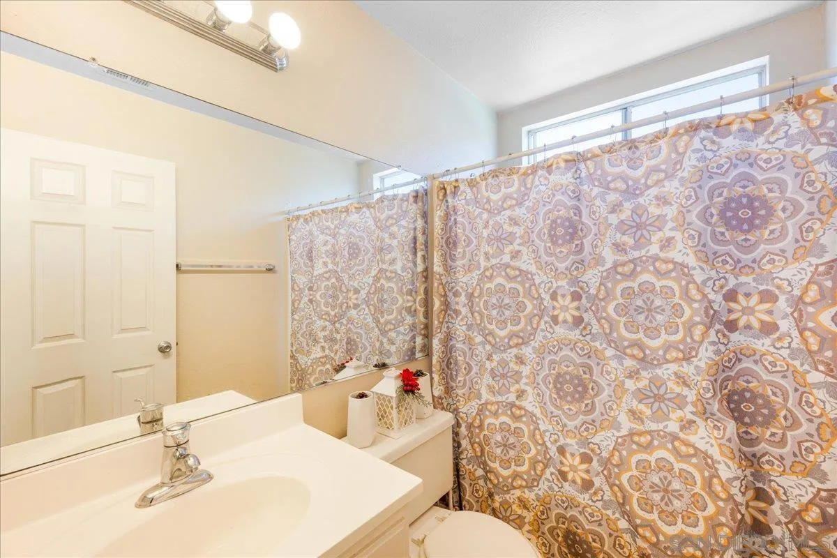 Temecula, California, 92591, United States, 4 Bedrooms Bedrooms, ,3 BathroomsBathrooms,Residential,For Sale,1877414