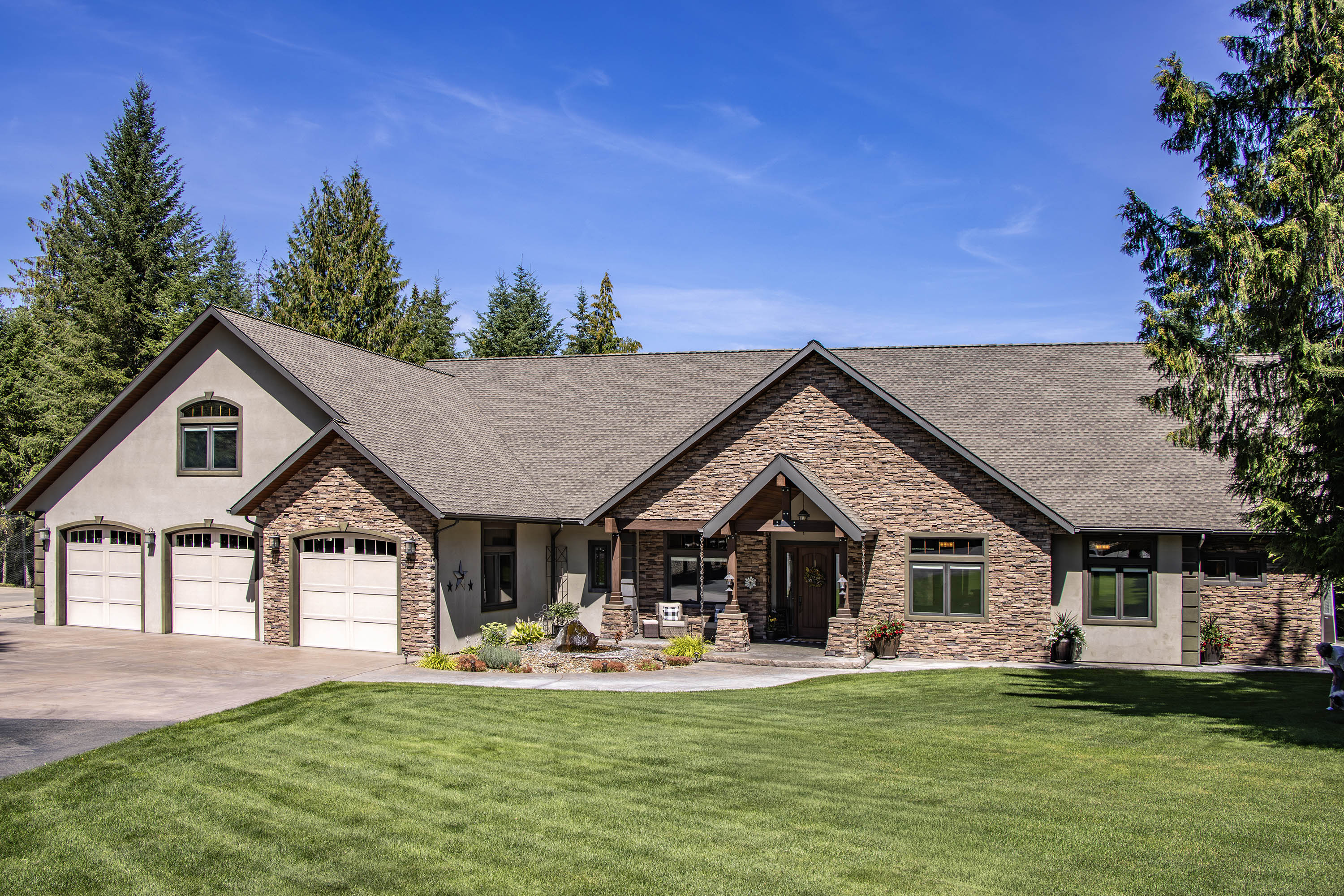 Priest River, Idaho, 83856, United States, 4 Bedrooms Bedrooms, ,5 BathroomsBathrooms,Residential,For Sale,1921614